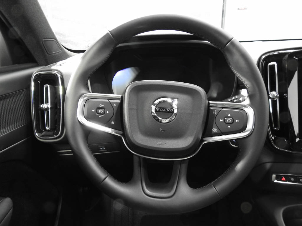 VOLVO XC40 2.0 B3 MH Core-image-6
