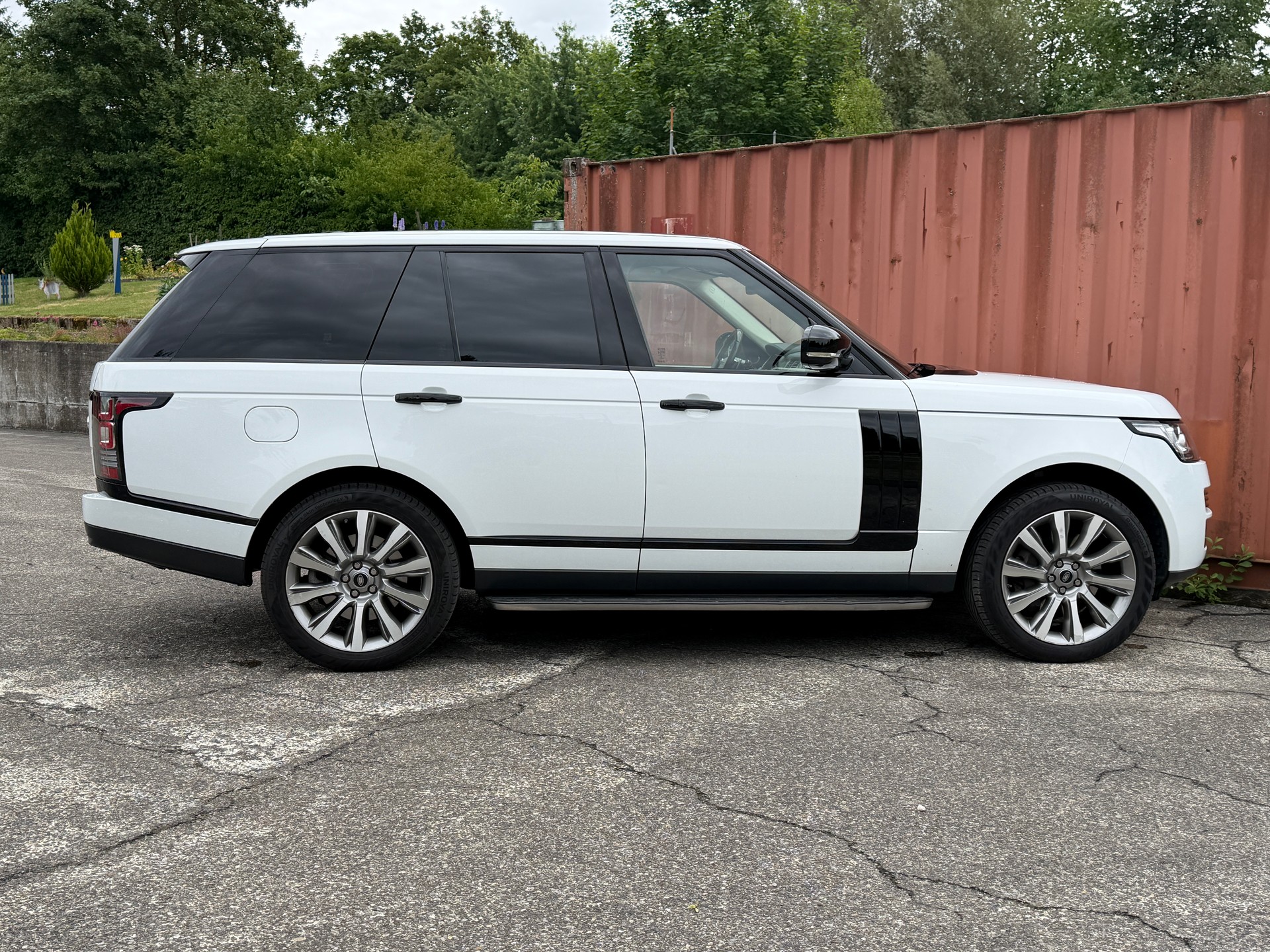 LAND ROVER Range Rover 4.4 SDV8 Autobiography-showroom-element-2