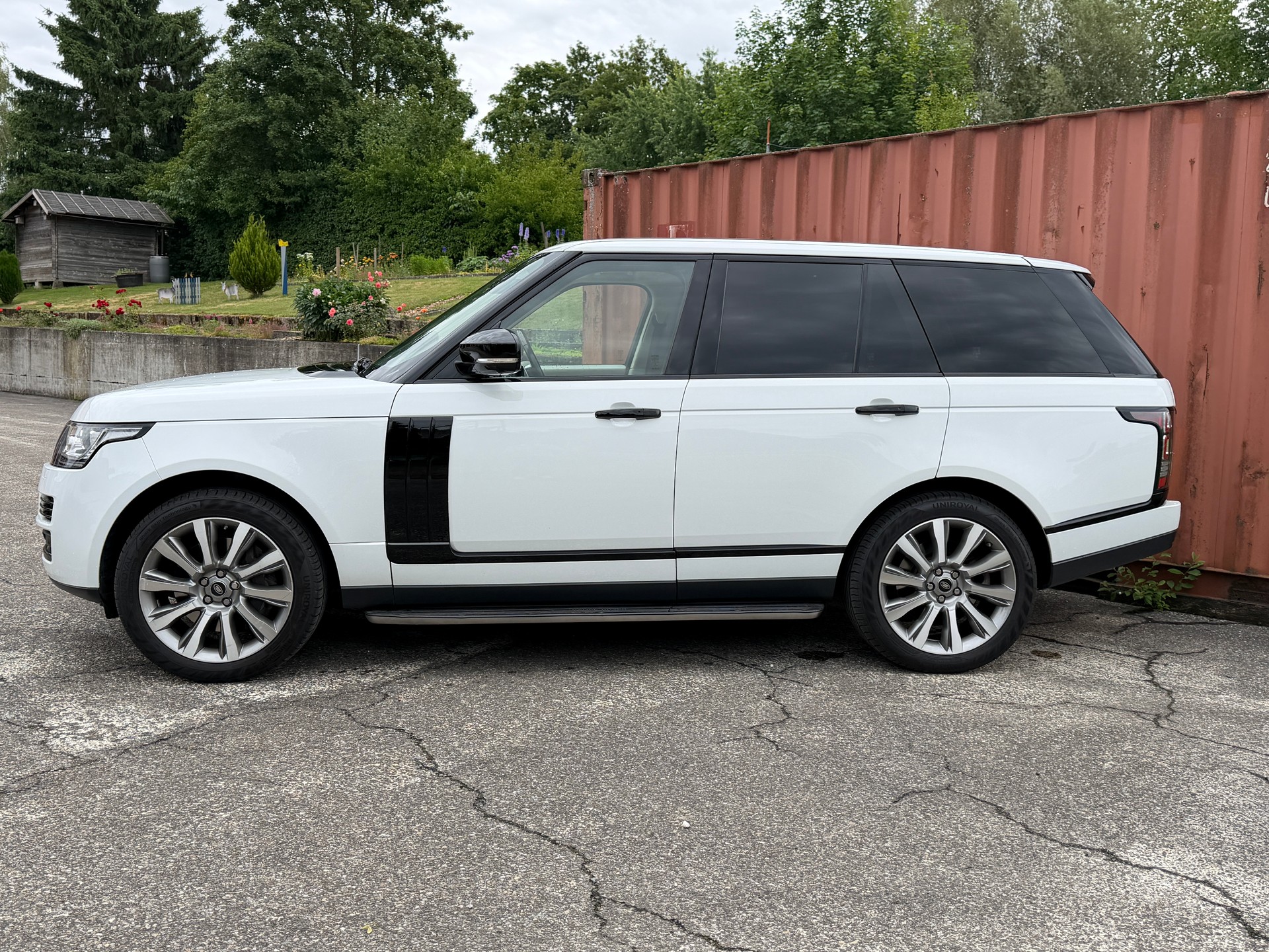 LAND ROVER Range Rover 4.4 SDV8 Autobiography-showroom-element-3