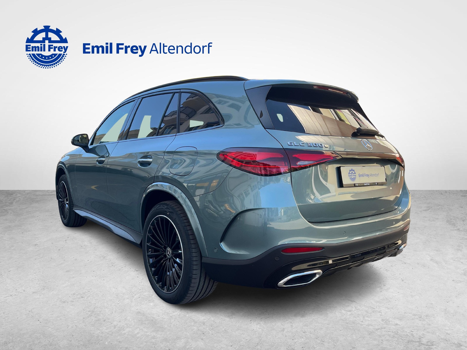 MERCEDES-BENZ GLC 300 e 4MATIC EQ Star AMG Line-showroom-element-2