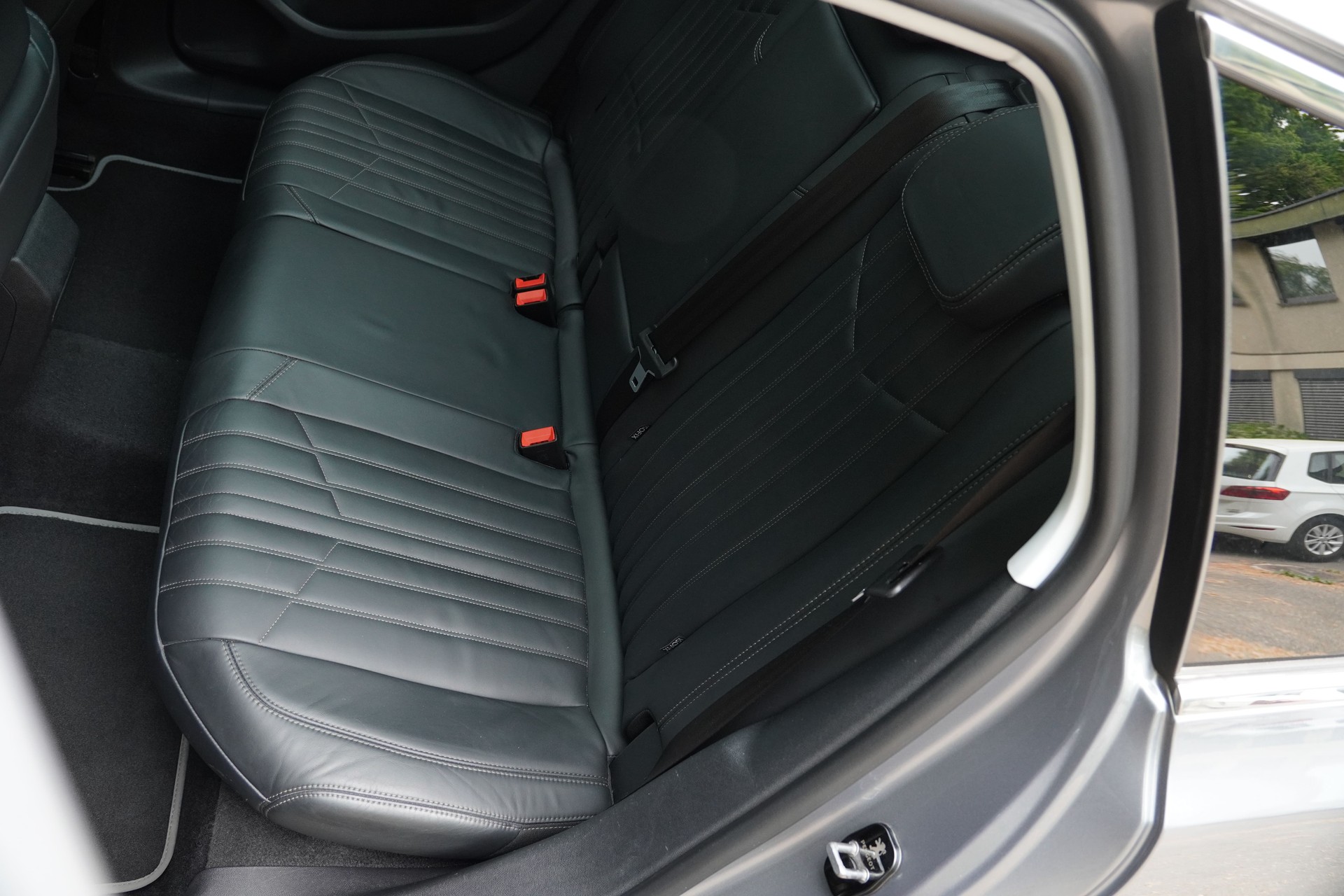 PEUGEOT 308 SW 2.0 BlueHDI Automatic-image-18