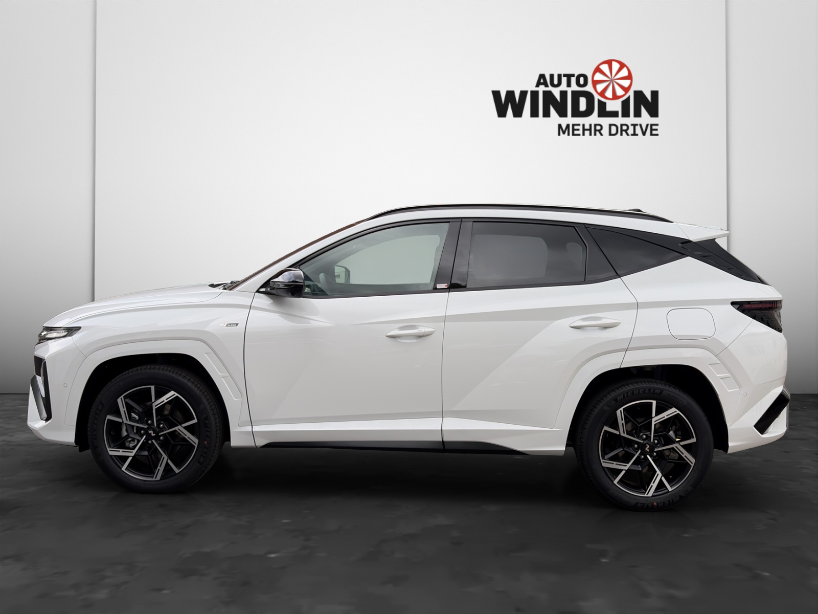 HYUNDAI Tucson 1.6 T-GDi HEV N-Line Sunroof 4WD MY26-showroom-element-2