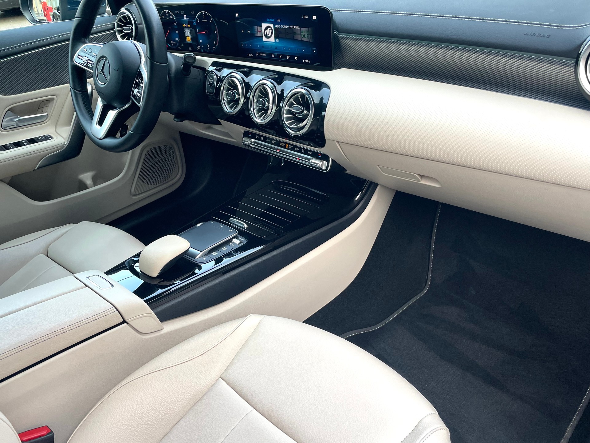 MERCEDES-BENZ CLA 220 d 4Matic Style 8G-DCT-image-13