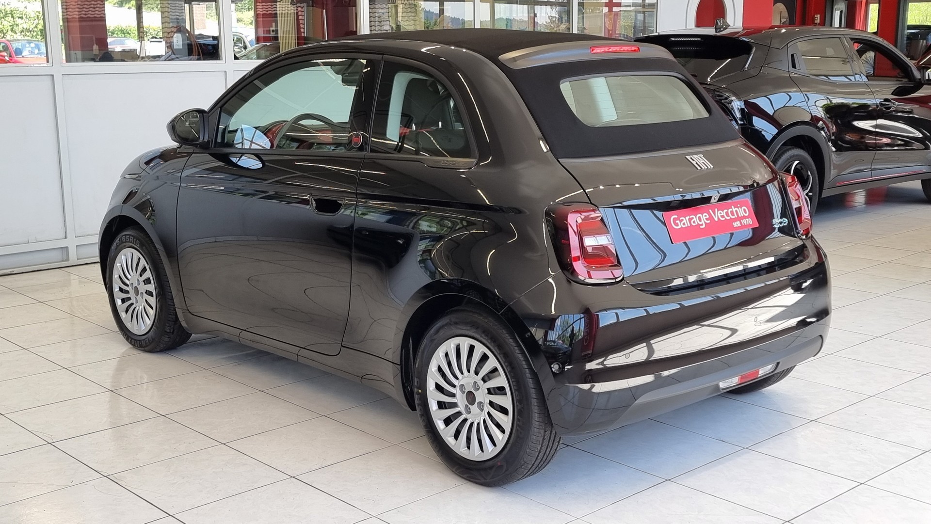 FIAT 500 Cabrio Red-image-4