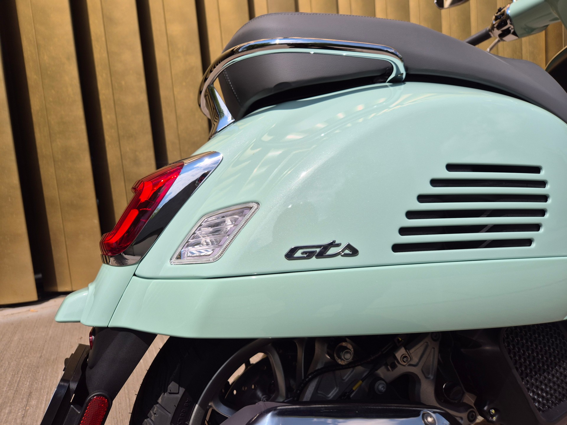 PIAGGIO Vespa GTS 125-image-7