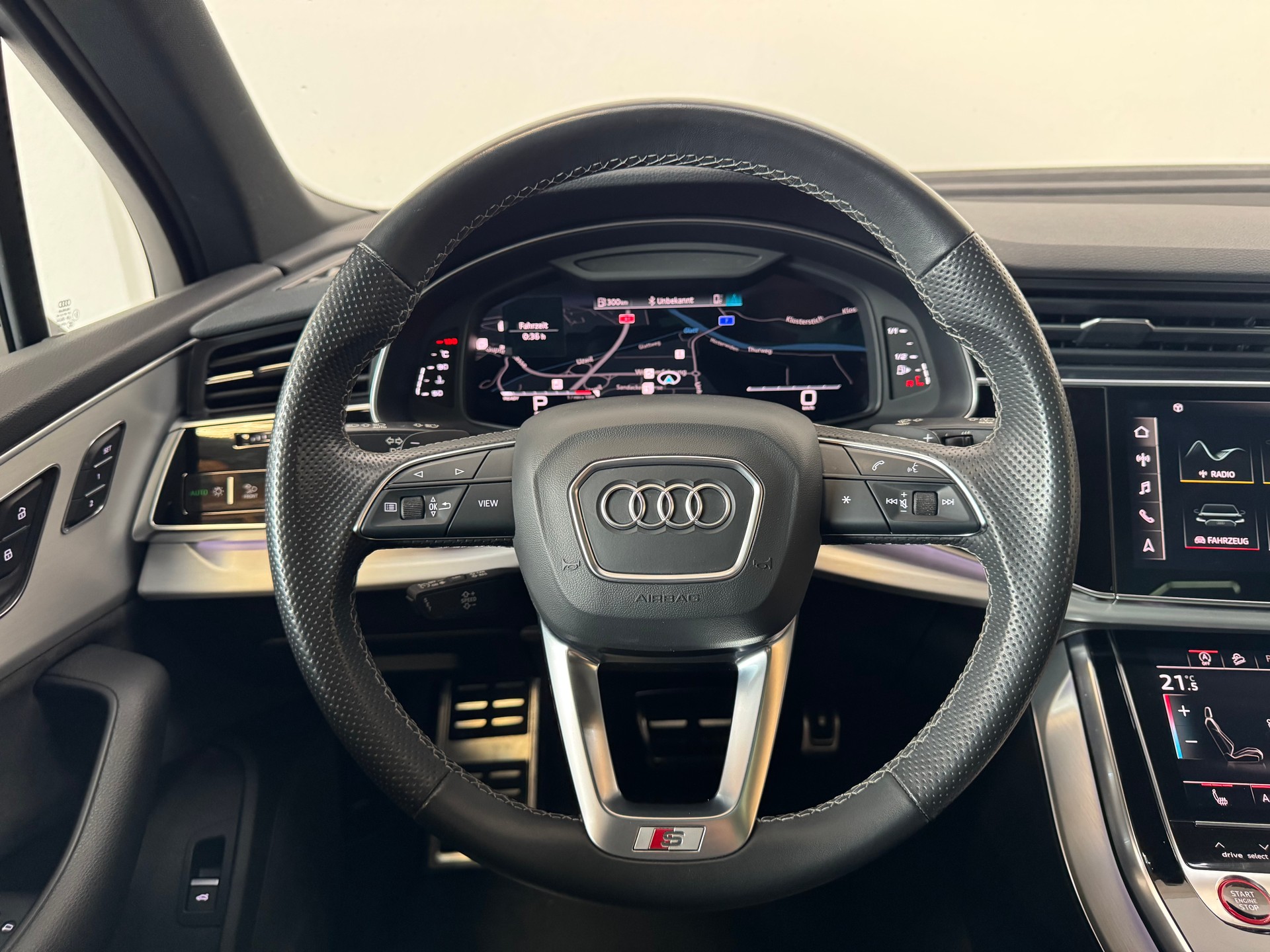 AUDI SQ7 TFSI quattro tiptronic-image-14