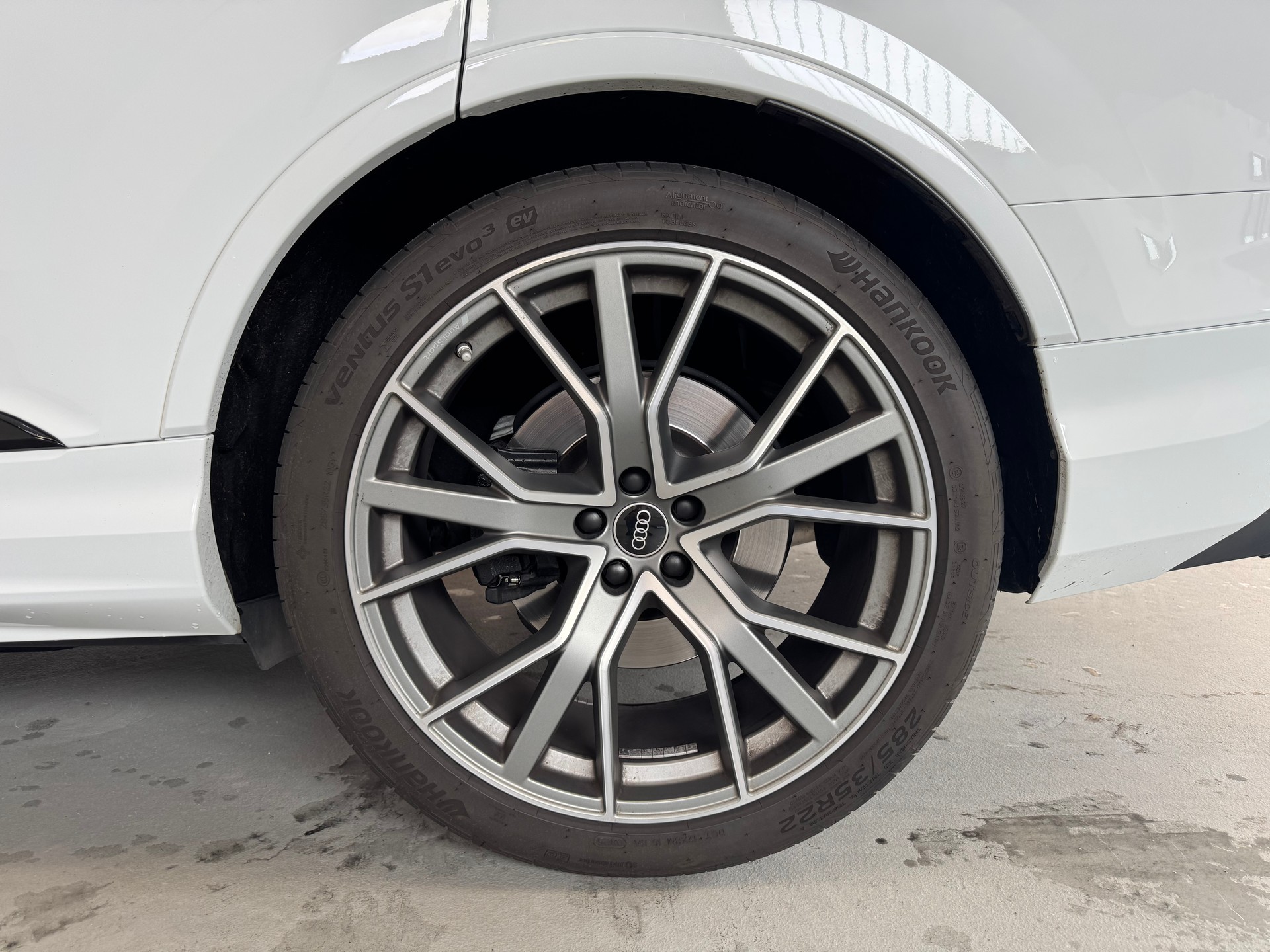 AUDI SQ7 TFSI quattro tiptronic-image-8