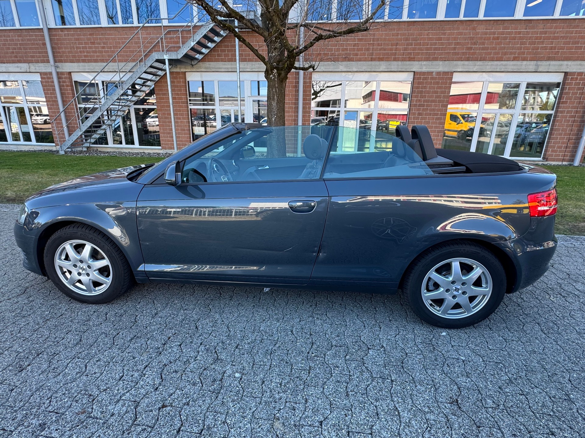 AUDI A3 Cabriolet 1.8 TFSI Sunshine-image-2