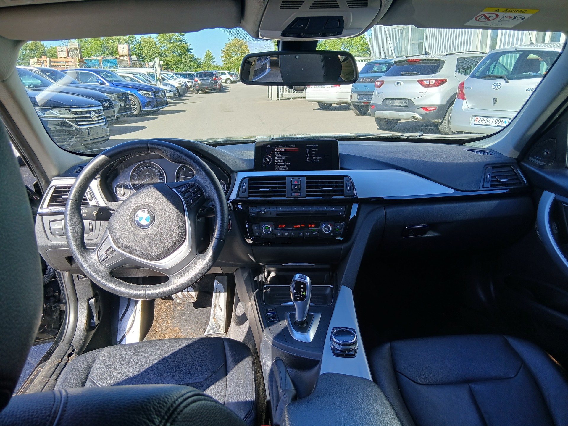 BMW 320i Touring Steptronic-image-9