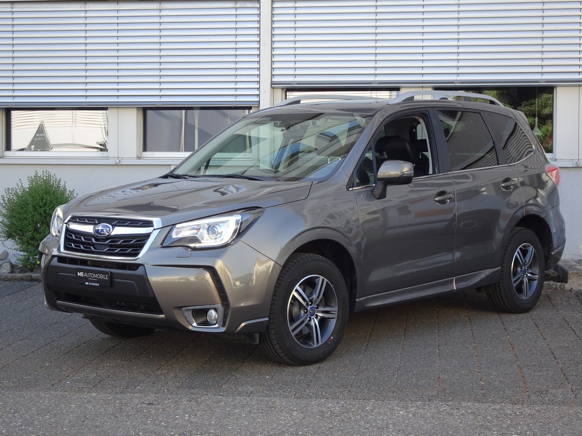 SUBARU Forester 2.0i Executive Lineartronic