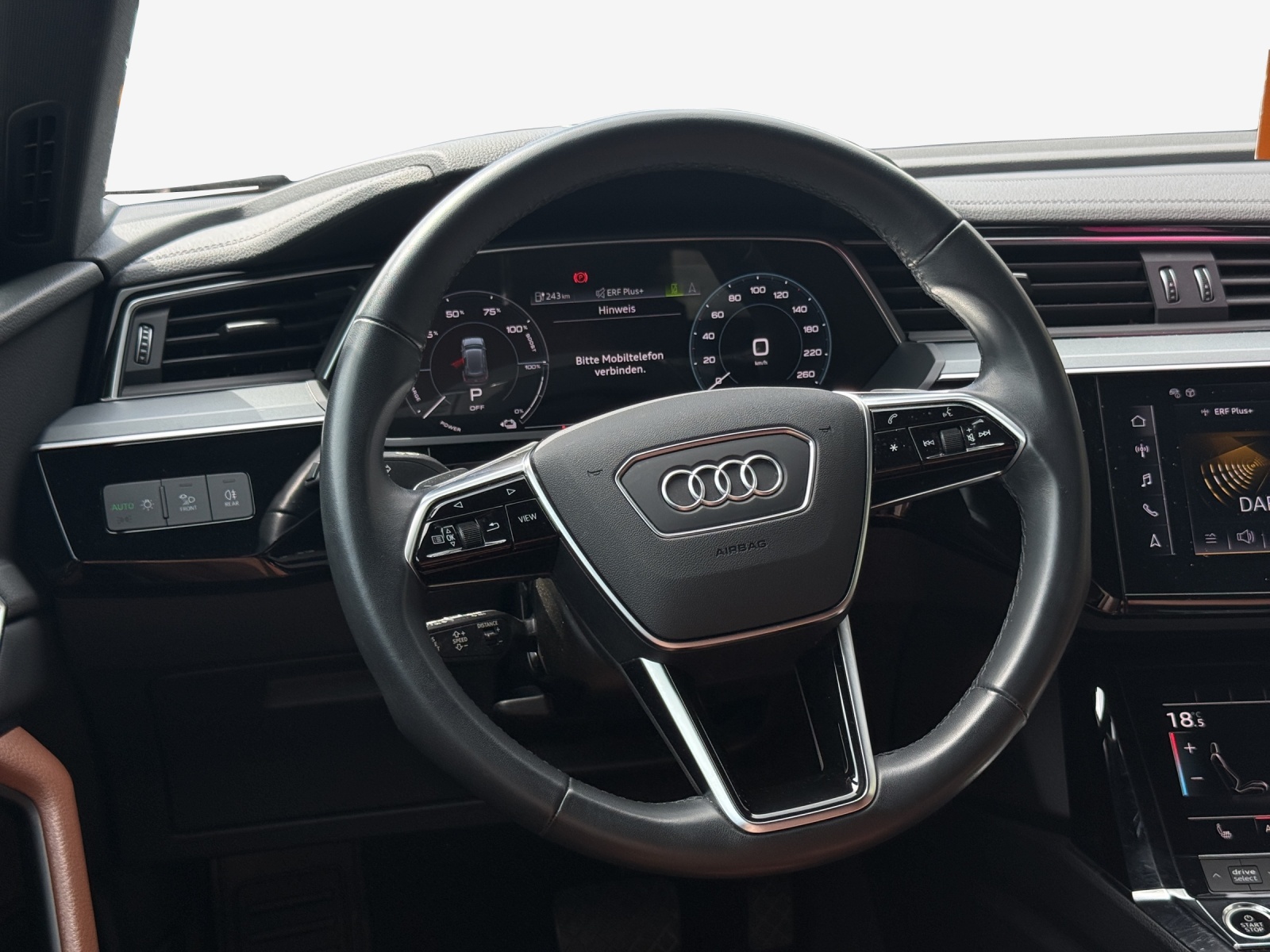 AUDI e-tron 55 Advanced quattro-image-9