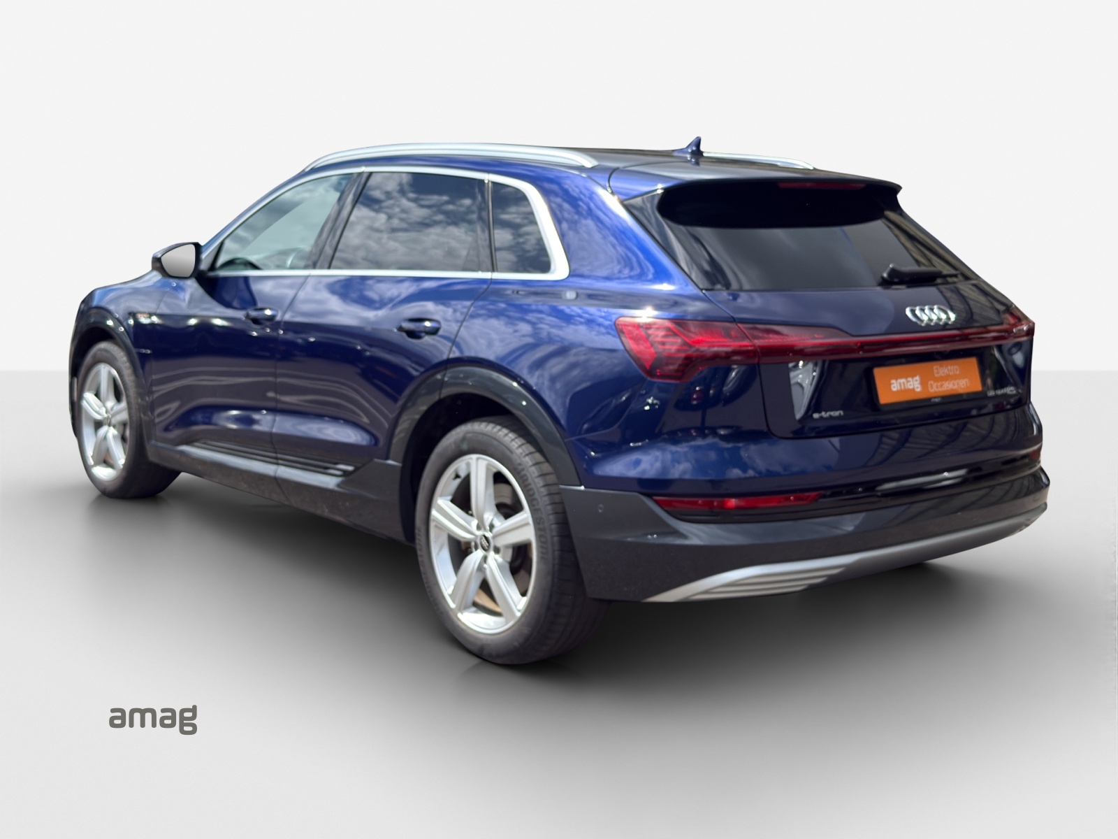 AUDI e-tron 55 Advanced quattro-showroom-element-2