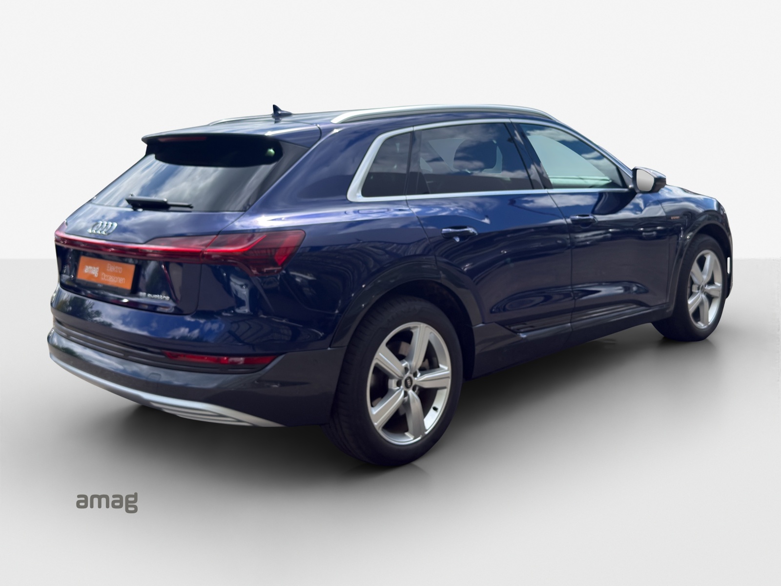 AUDI e-tron 55 Advanced quattro-image-4