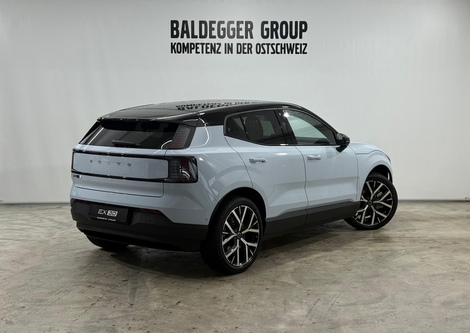 VOLVO EX 30 E60 Twin Ultra Performanc-showroom-element-2