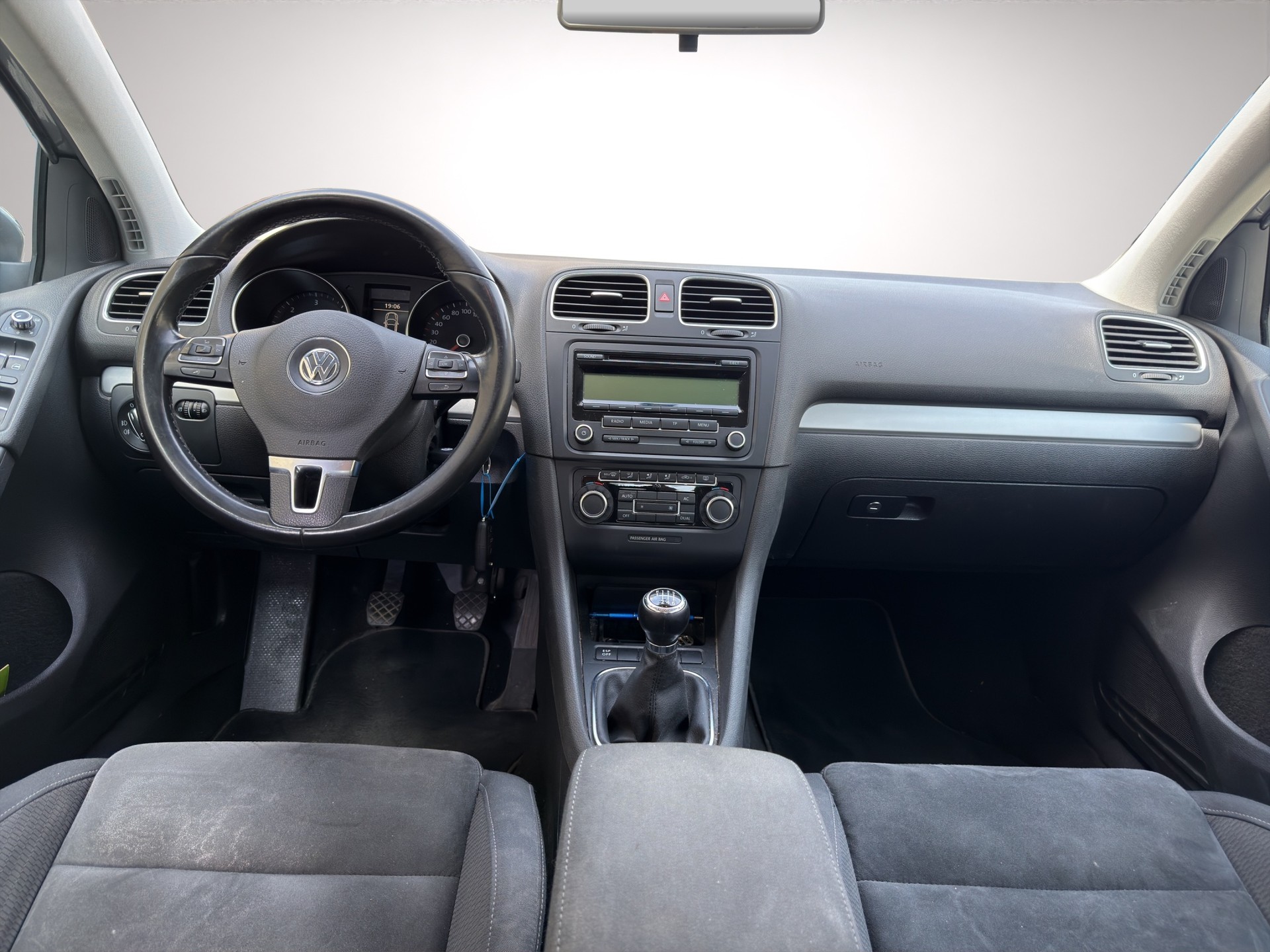 VW Golf 2.0 TDI Highline 4Motion-image-12