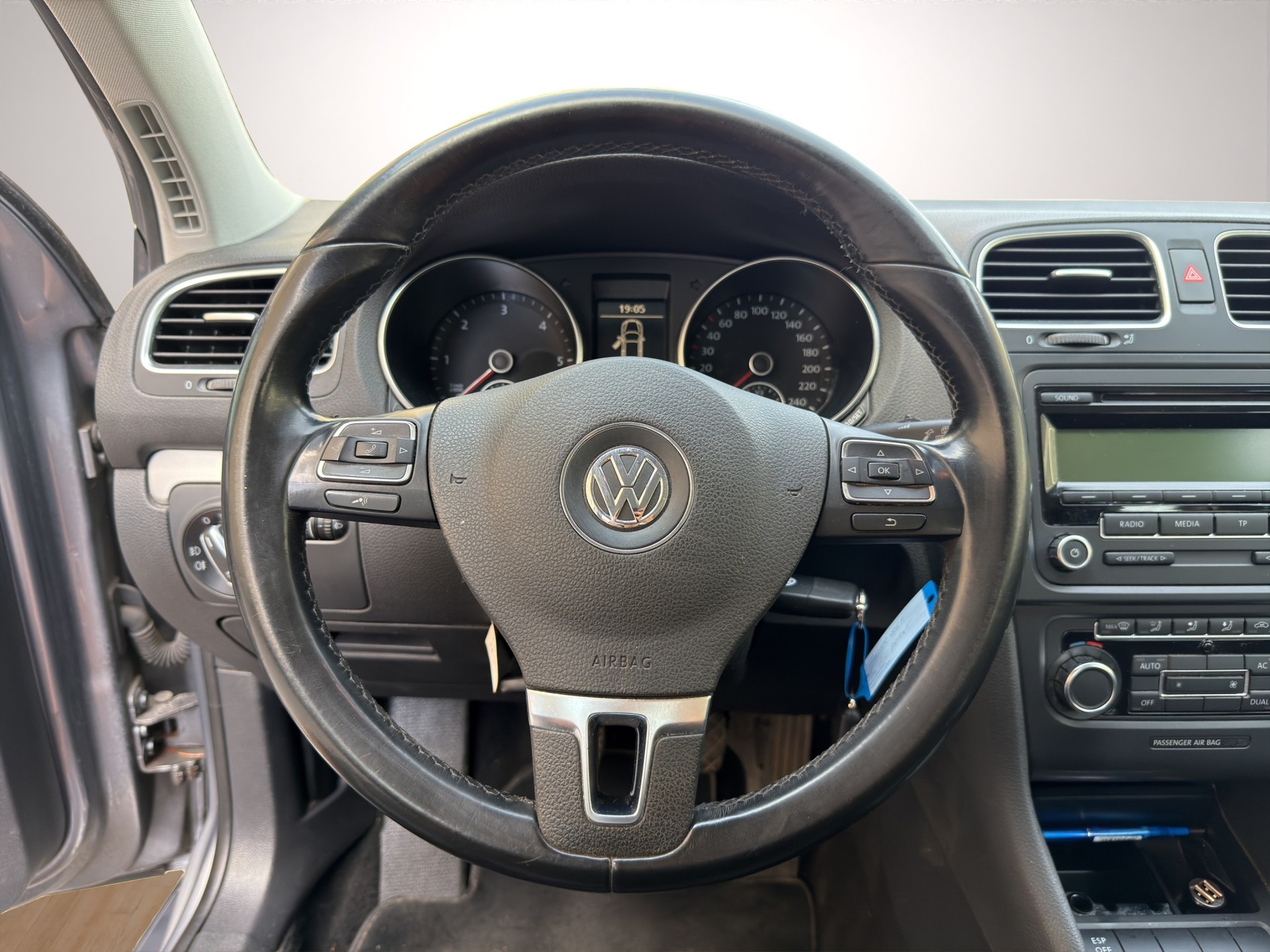 VW Golf 2.0 TDI Highline 4Motion-image-9