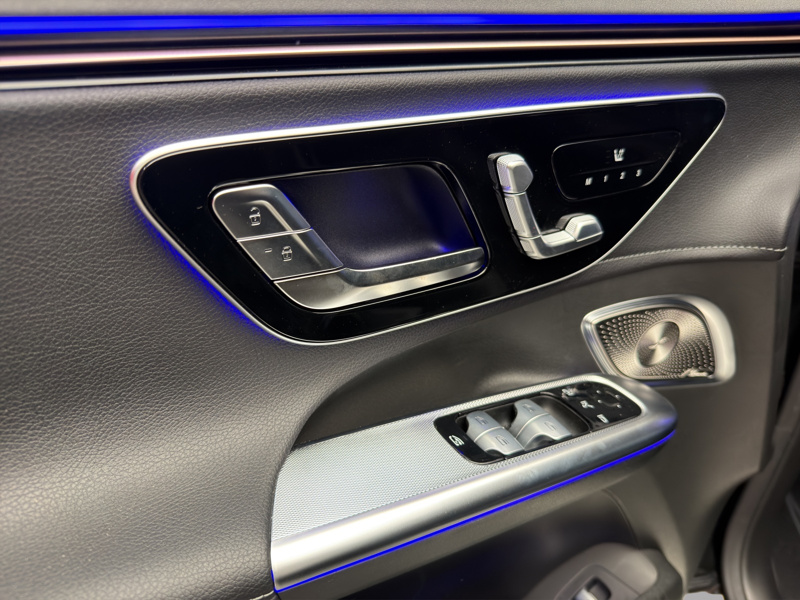 MERCEDES-BENZ EQE 350 4MATIC "Excellence Edition"-image-12