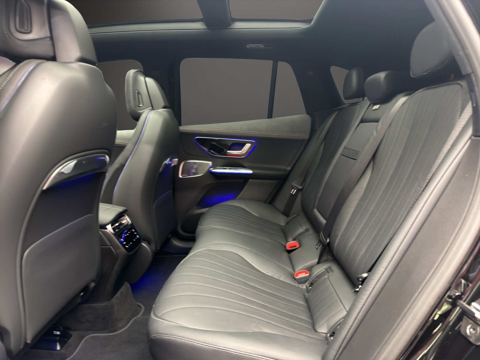 MERCEDES-BENZ EQE 350 4MATIC "Excellence Edition"-image-10