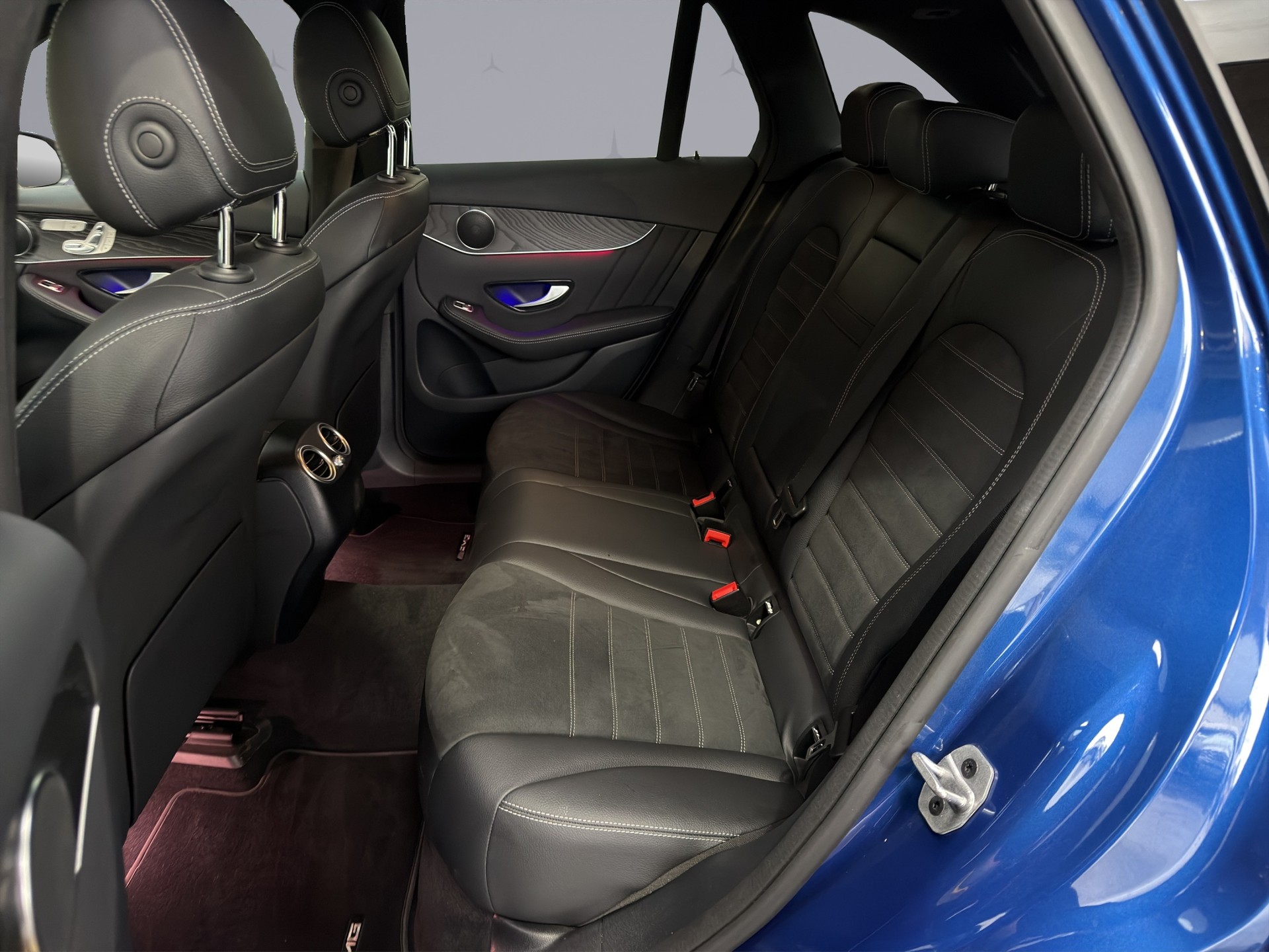 MERCEDES-BENZ GLC 220 d AMG Line 4m-image-18