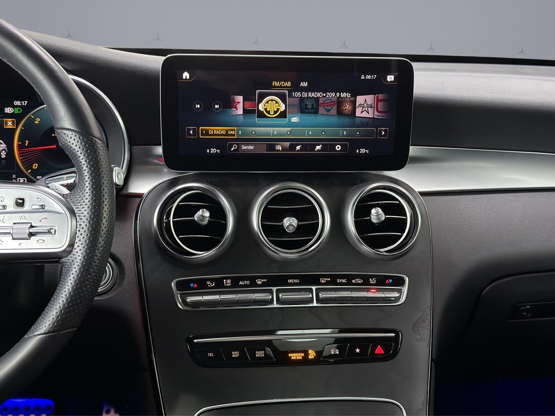 MERCEDES-BENZ GLC 220 d AMG Line 4m-image-11
