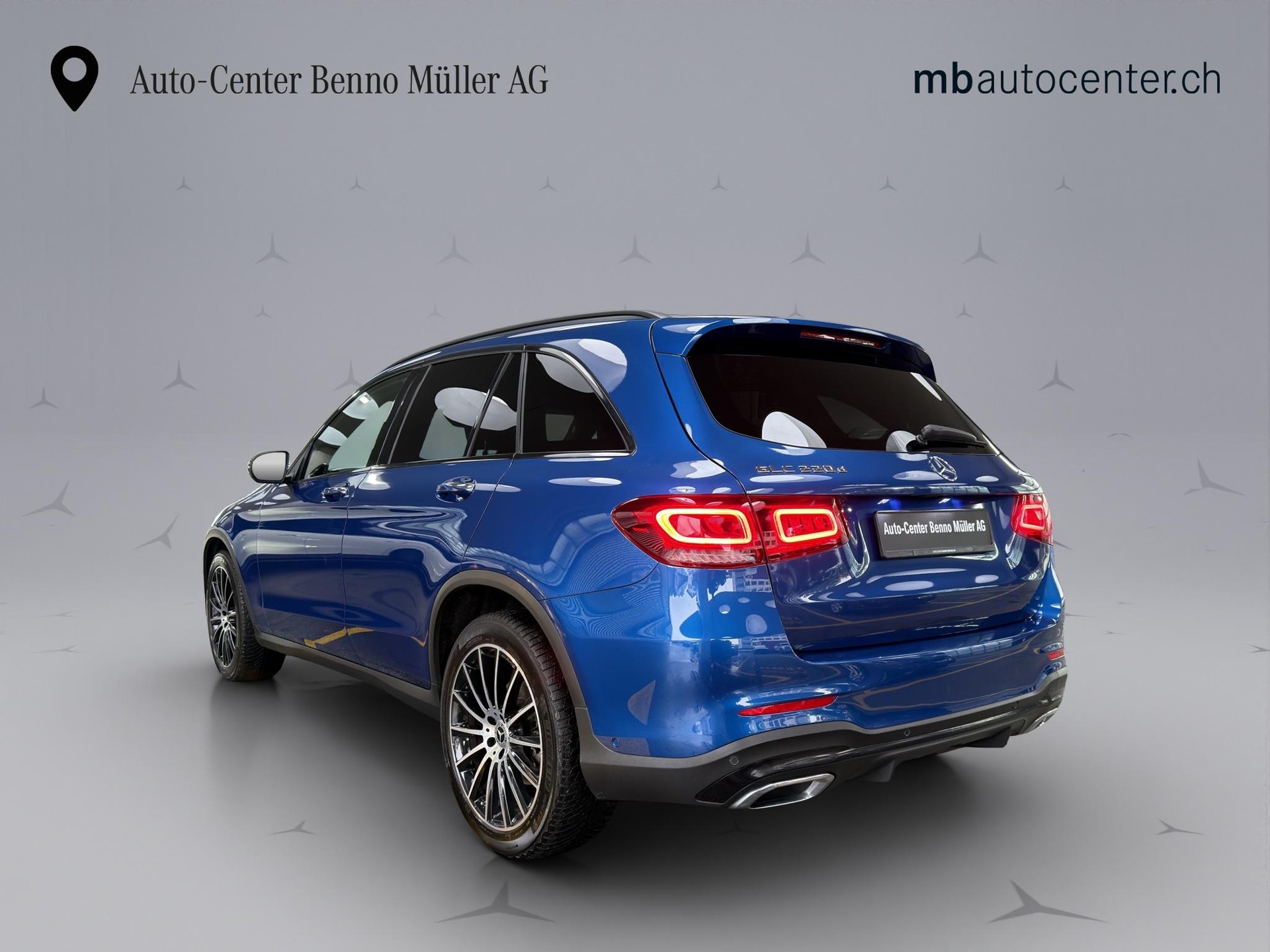 MERCEDES-BENZ GLC 220 d AMG Line 4m-image-2