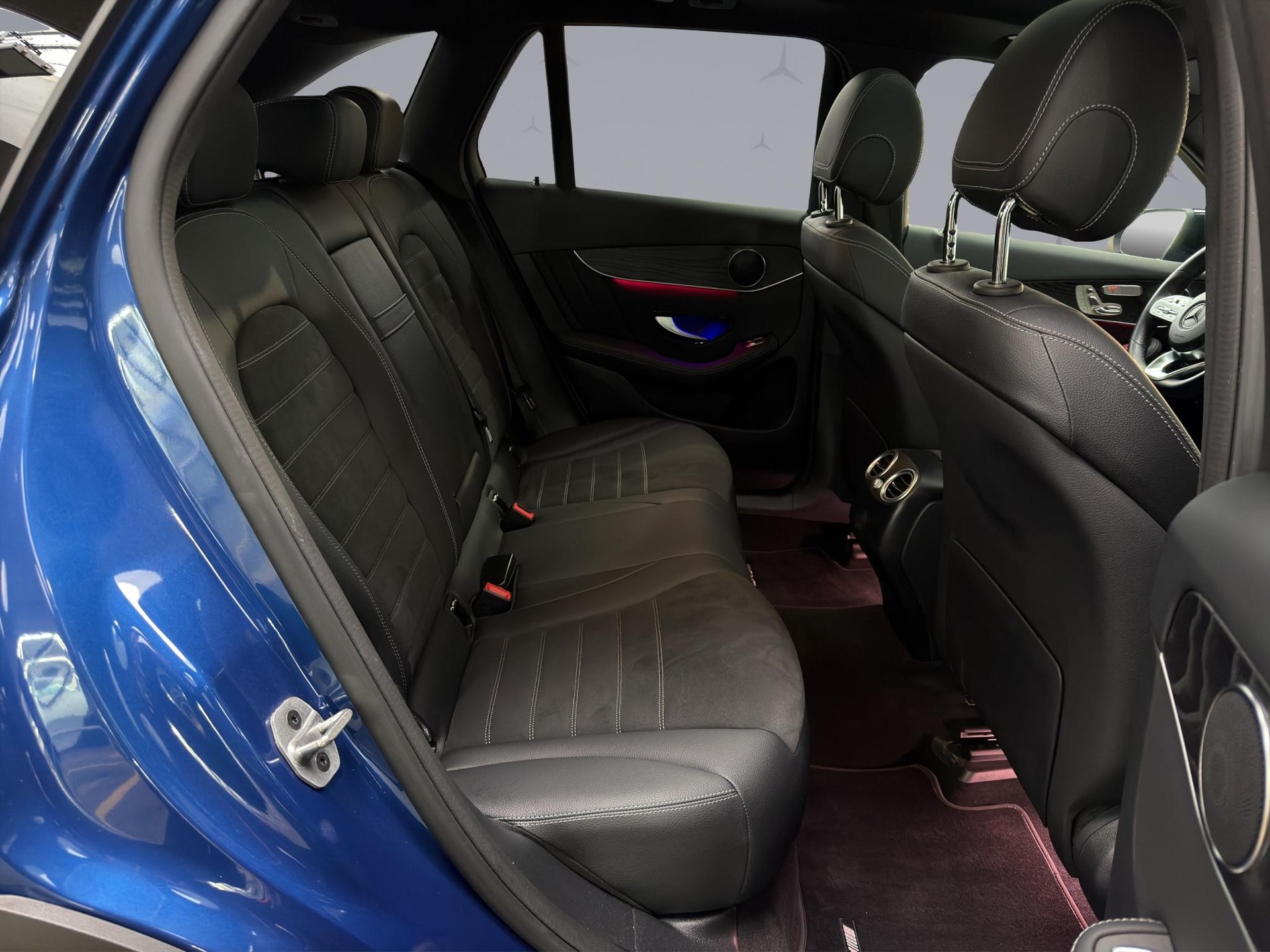 MERCEDES-BENZ GLC 220 d AMG Line 4m-image-13