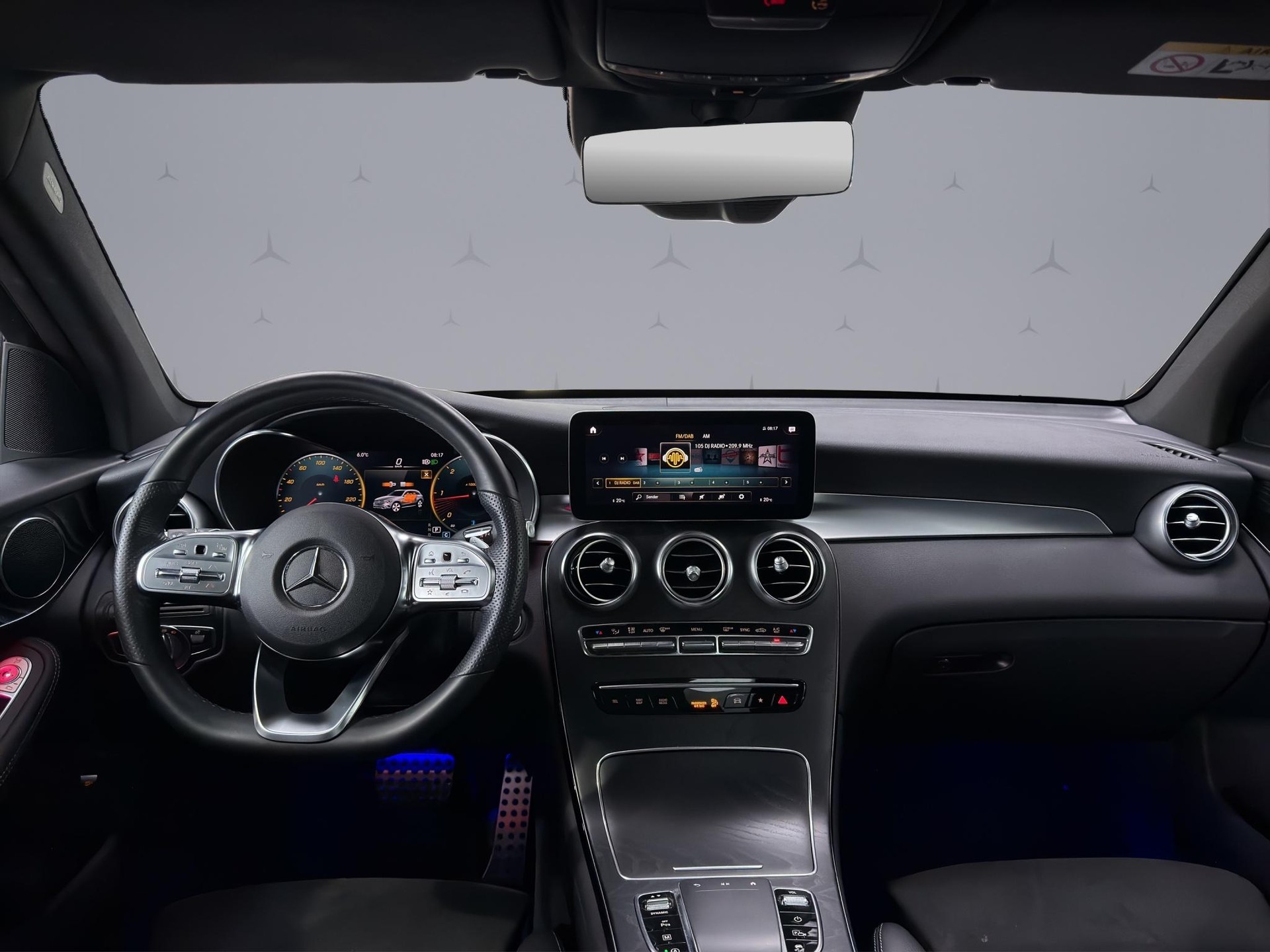 MERCEDES-BENZ GLC 220 d AMG Line 4m-image-10