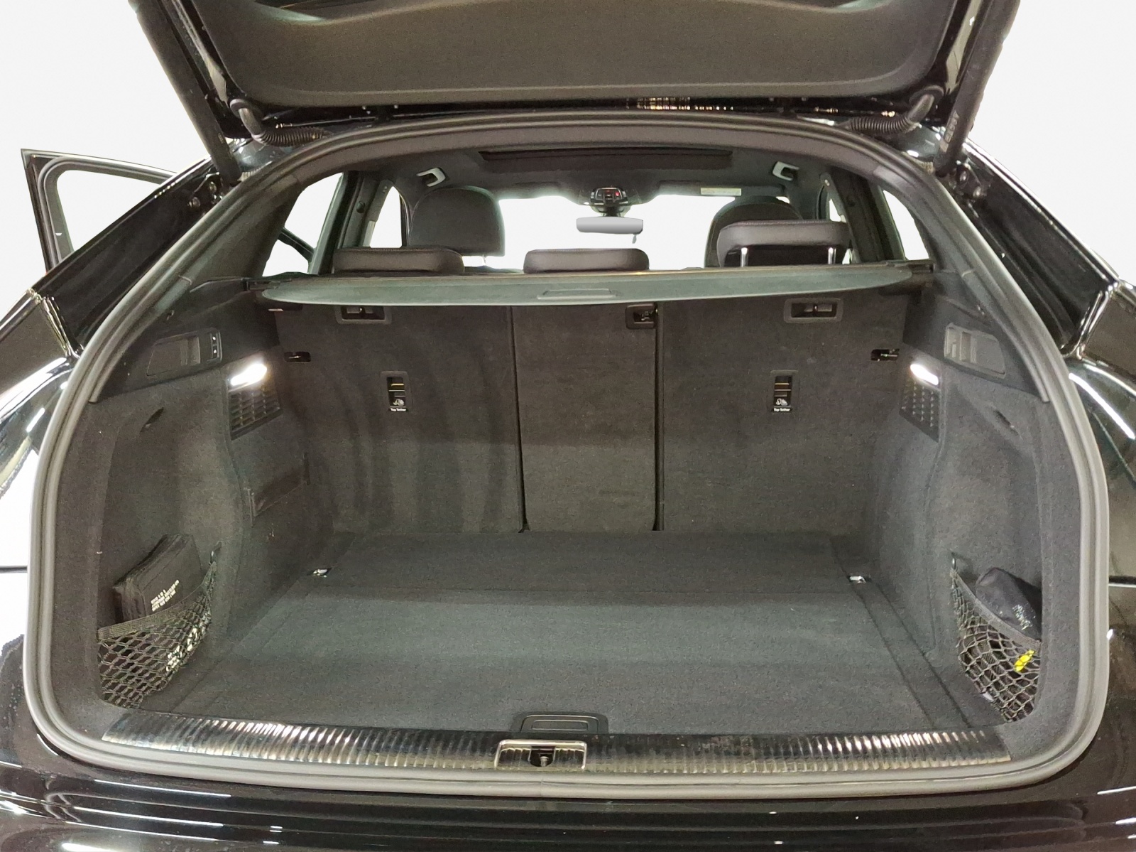 AUDI Q5 Sportback 40 TFSI S line quattro S-tronic-image-12
