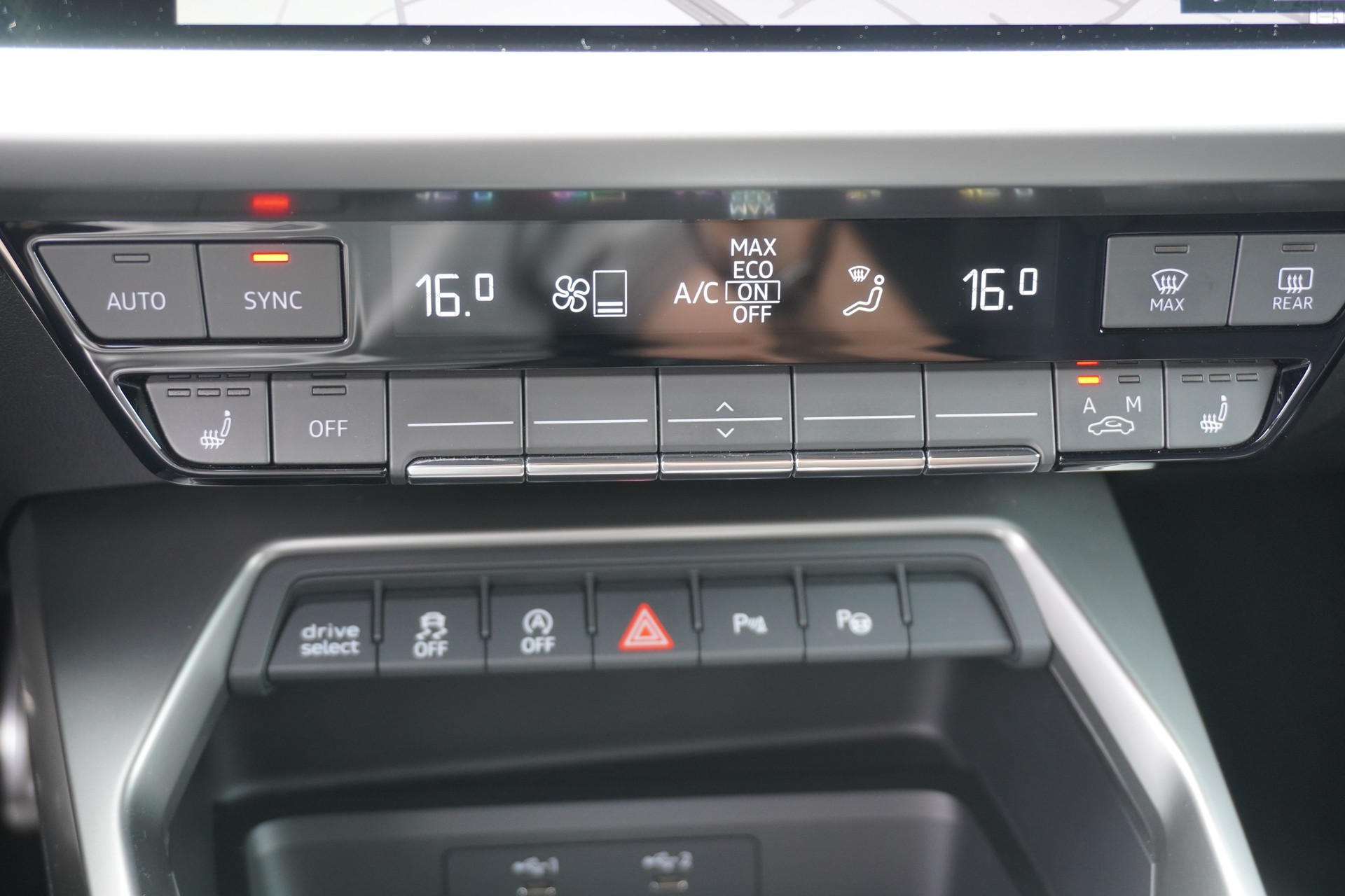 AUDI A3 Sportback 35 TFSI Attraction S-tronic S-LINE!!!-image-16