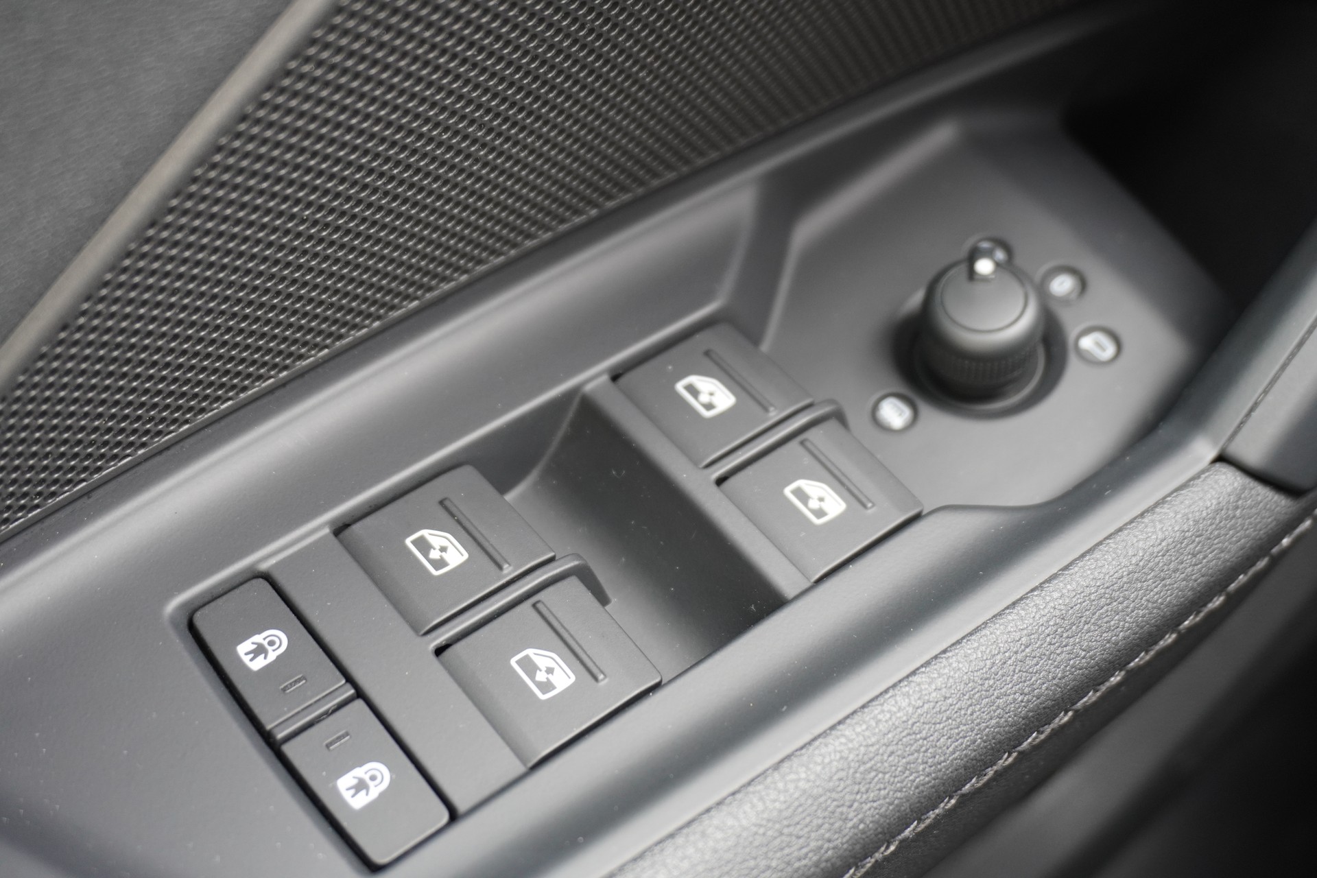 AUDI A3 Sportback 35 TFSI Attraction S-tronic S-LINE!!!-image-35