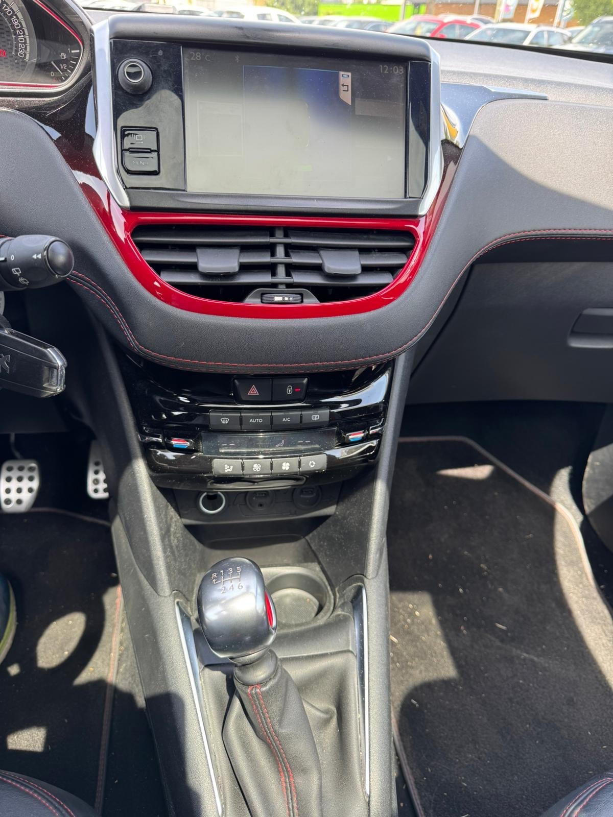 PEUGEOT 208 1.6 Turbo GTi-image-11