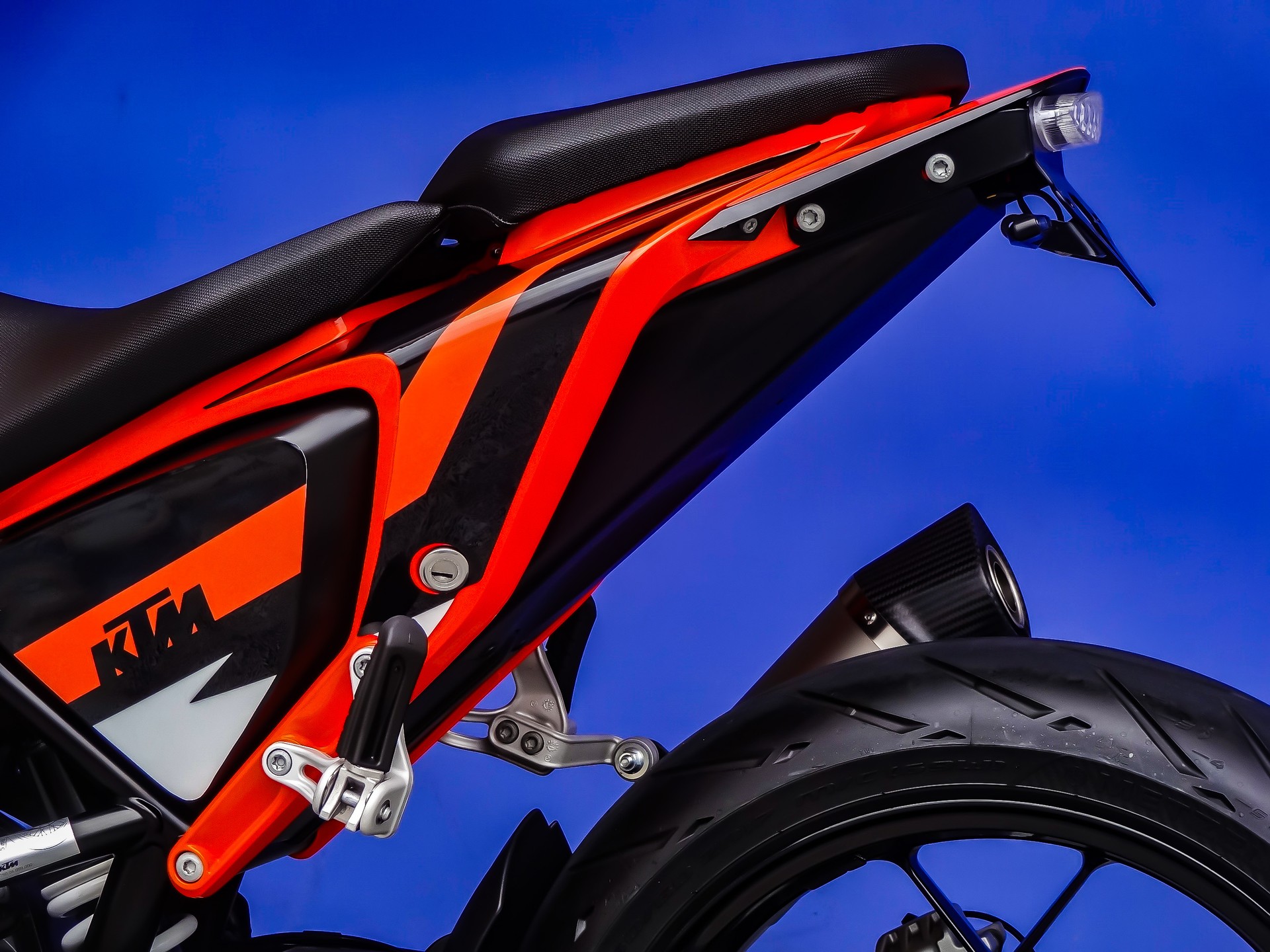 KTM 690 Duke ABS-image-9