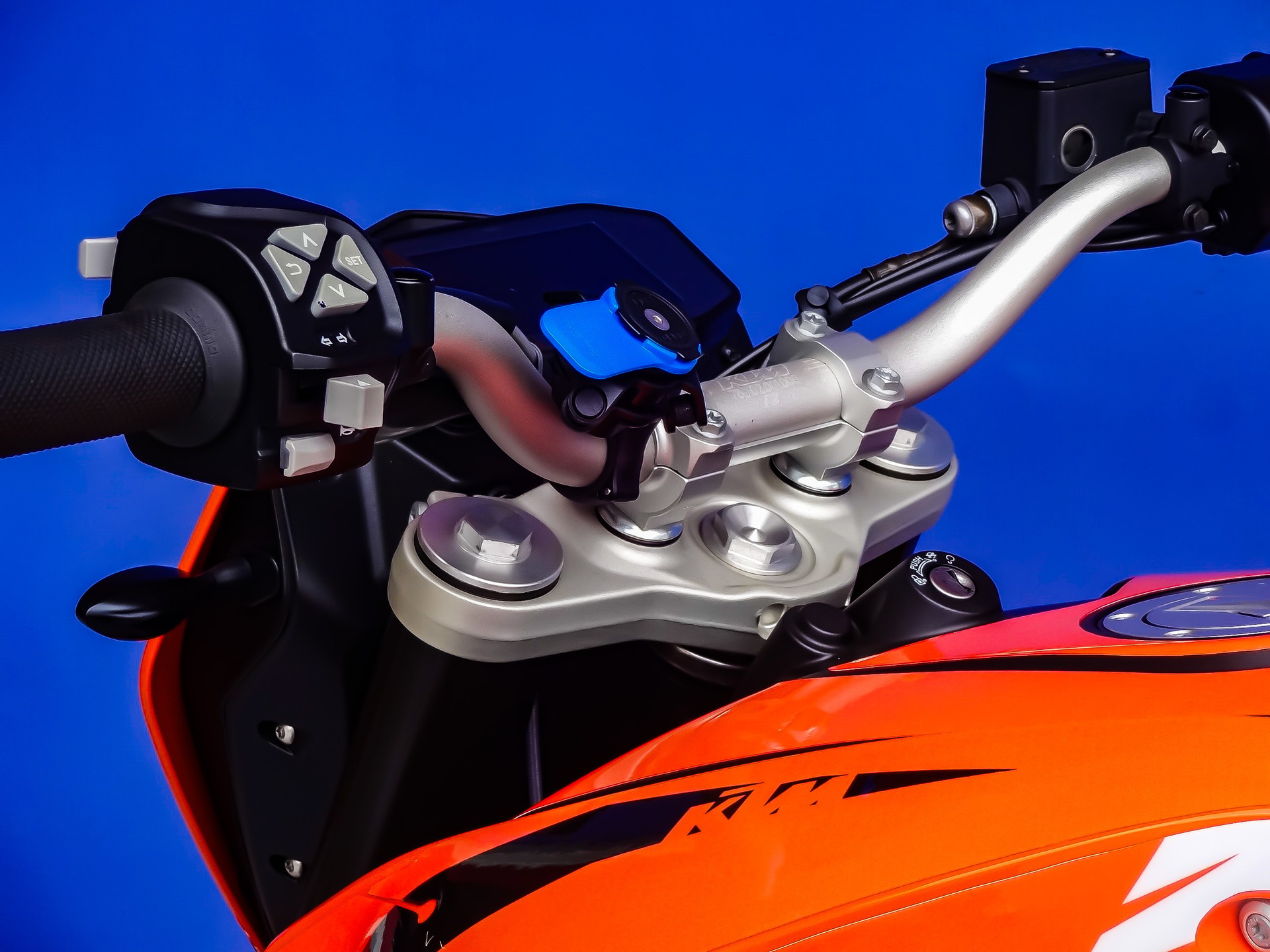KTM 690 Duke ABS-image-10