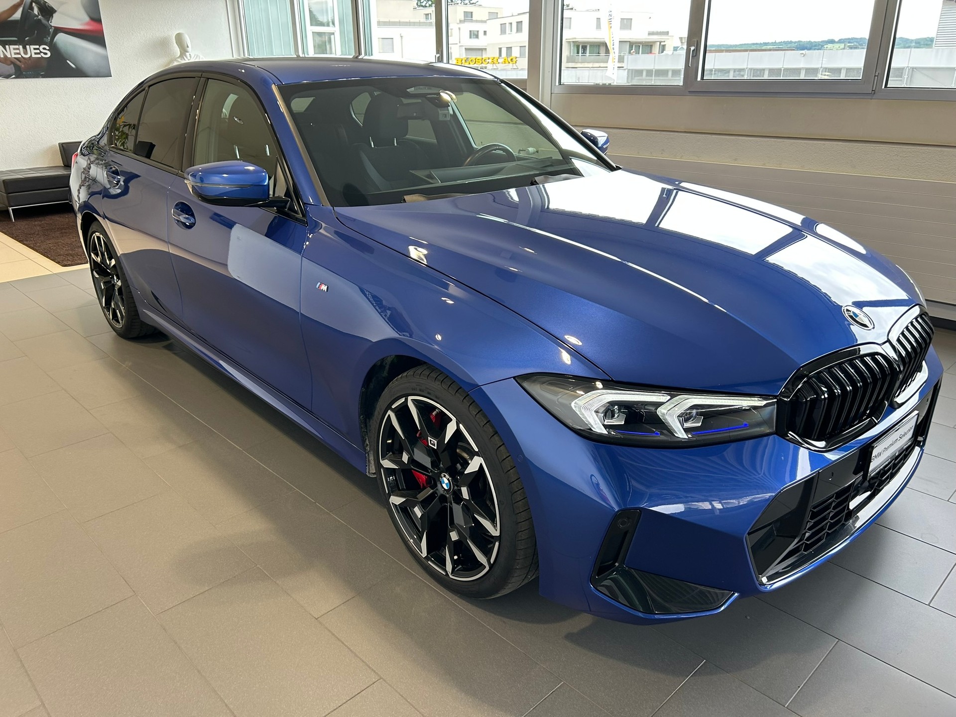 BMW 320d xDrive 48V Steptronic M Sport Pro-showroom-element-2