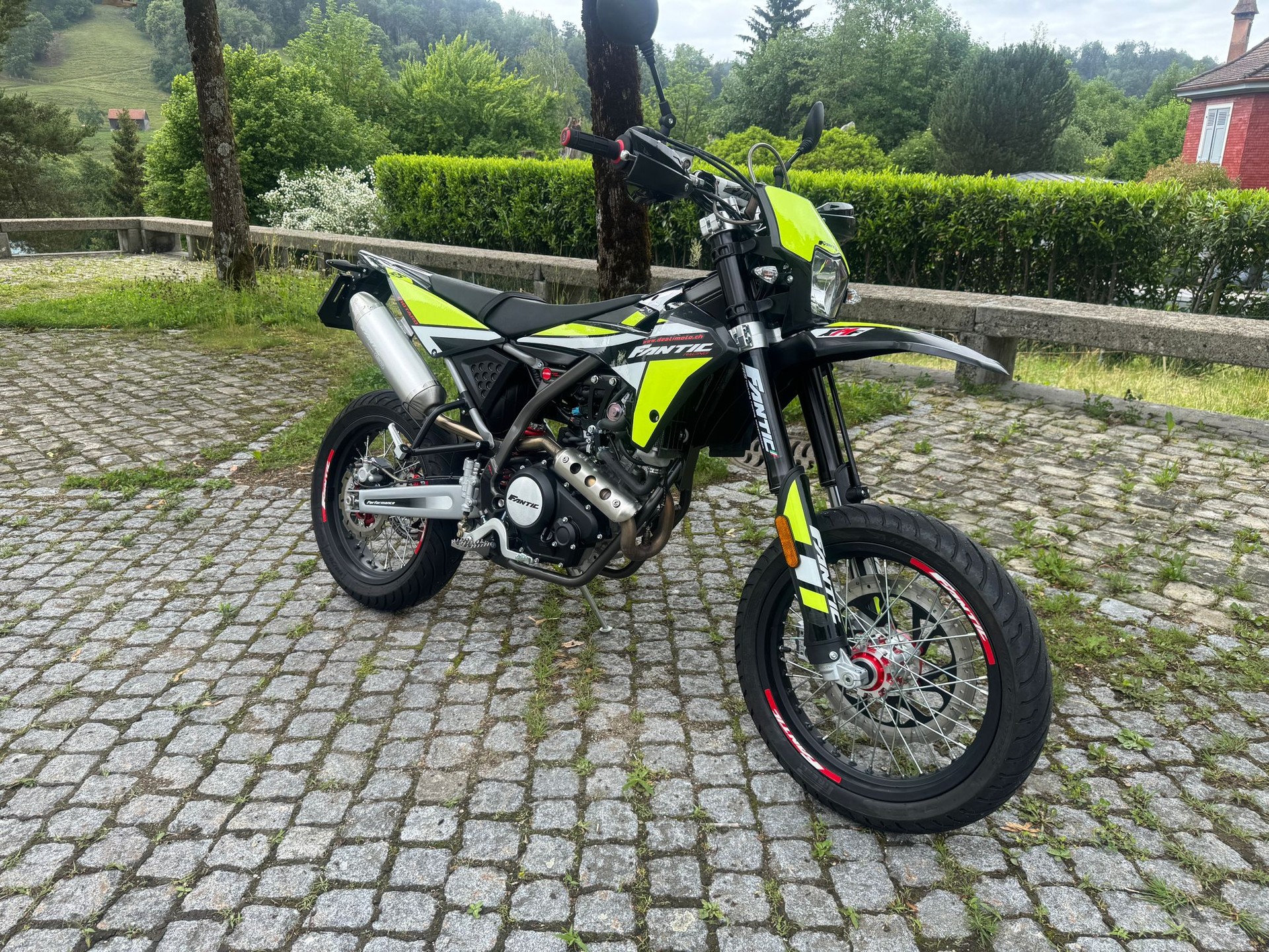 FANTIC XMF 125 Motard-image-2