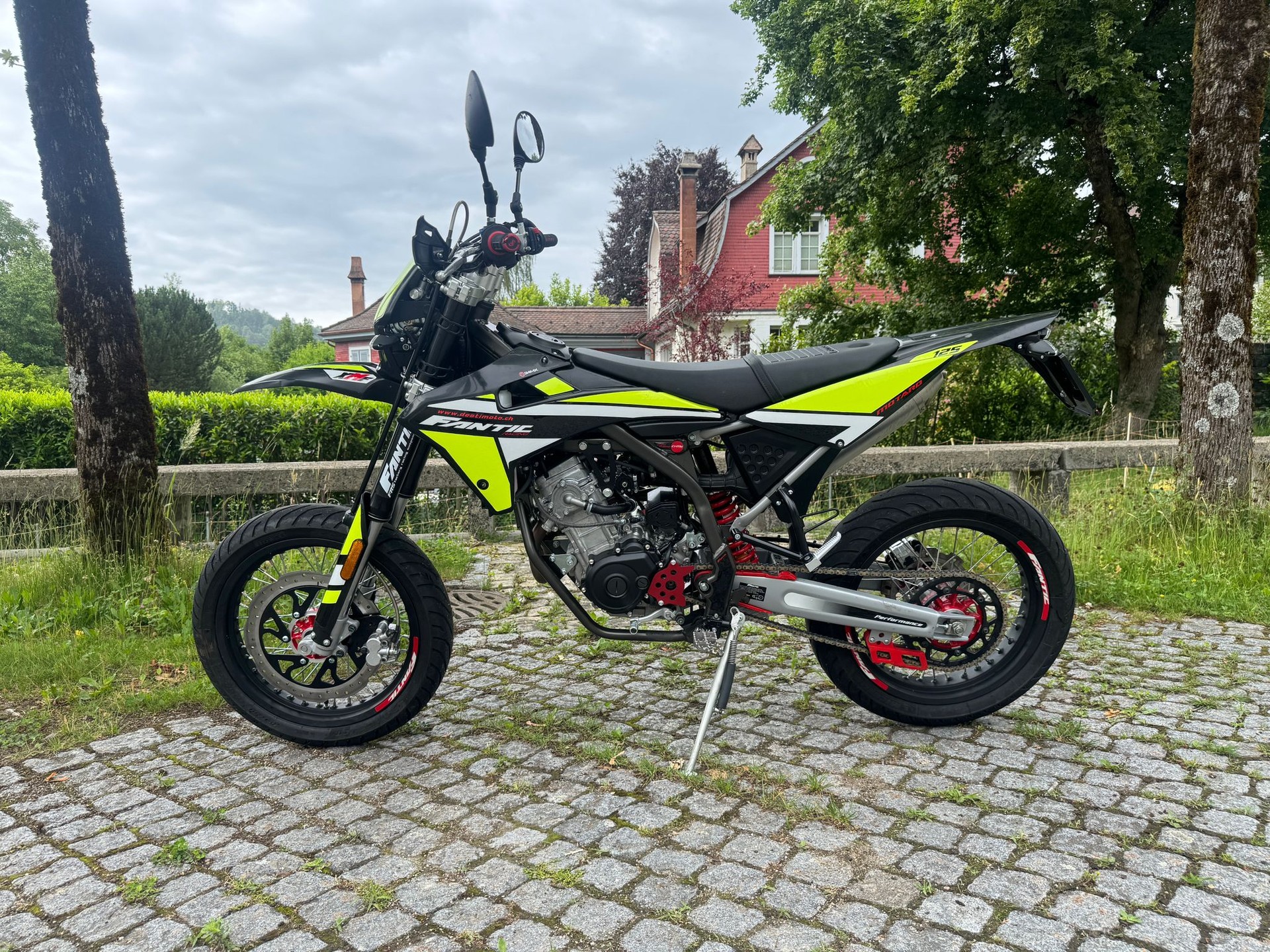 FANTIC XMF 125 Motard-image-1