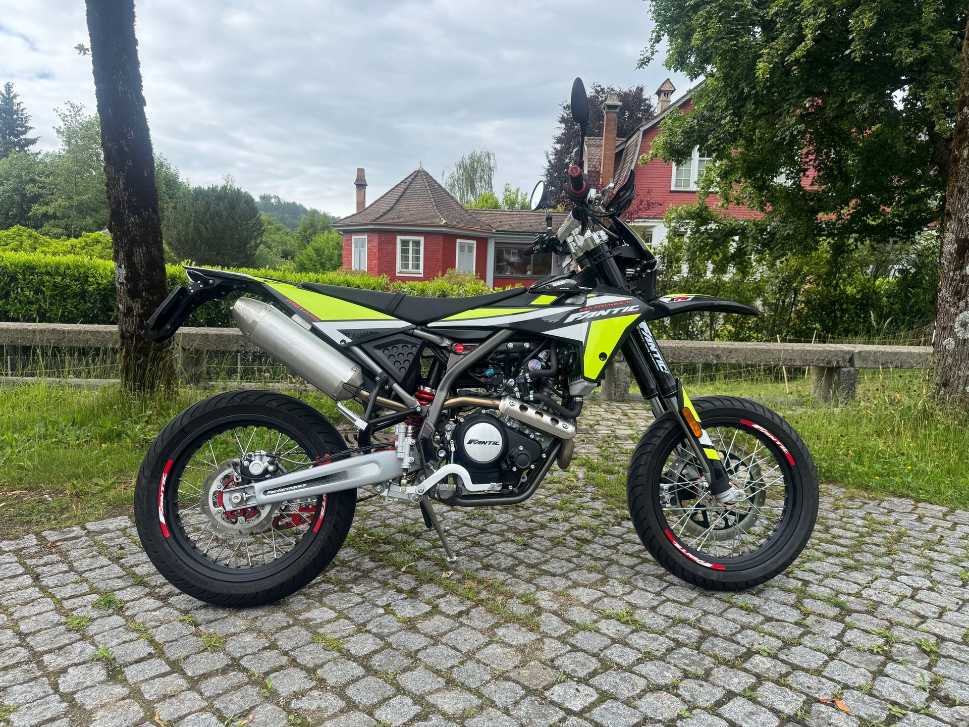 FANTIC XMF 125 Motard-image-0