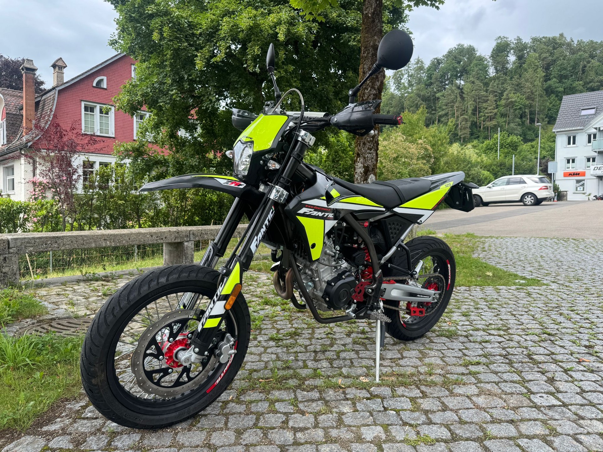 FANTIC XMF 125 Motard-image-3