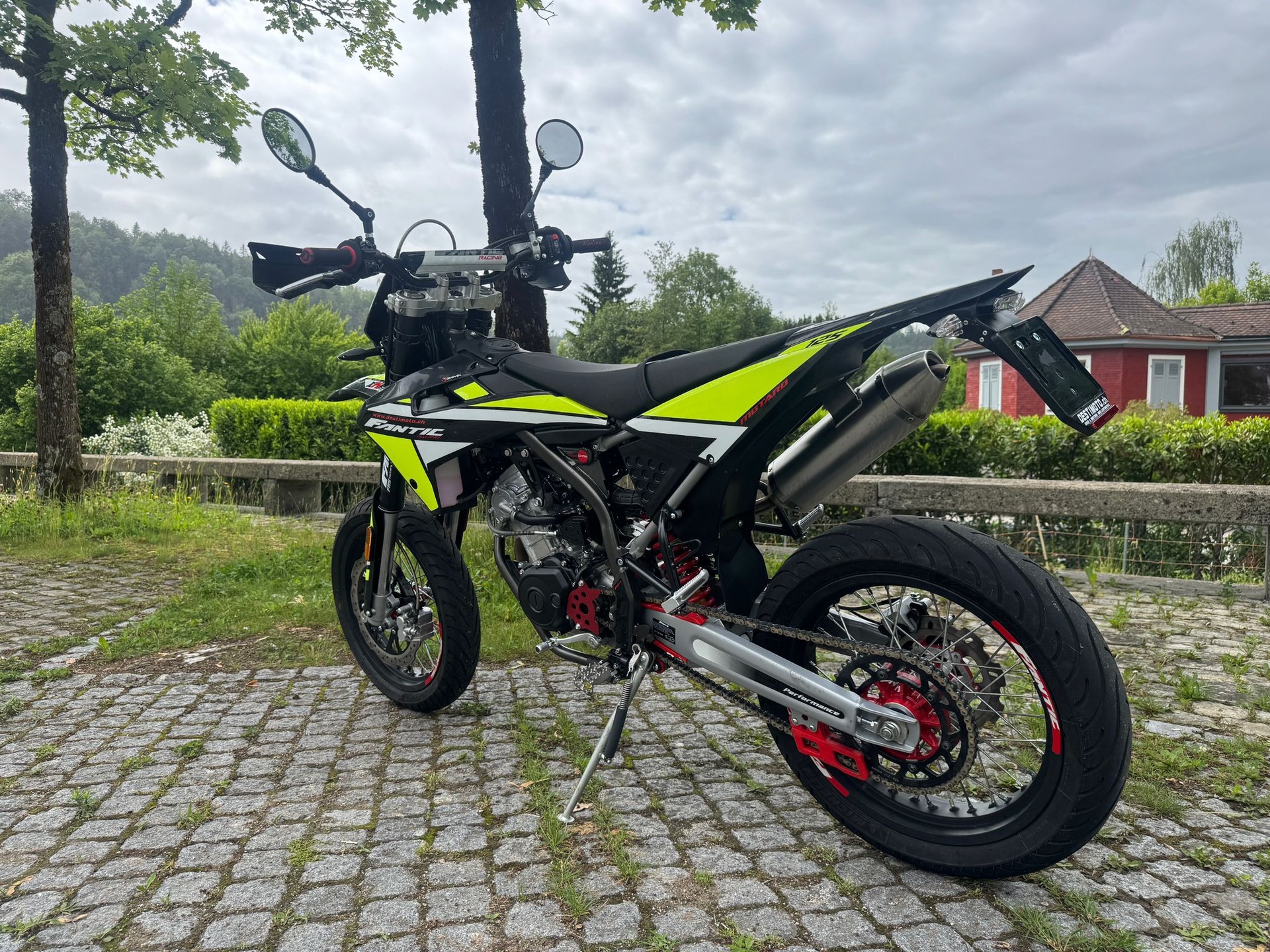 FANTIC XMF 125 Motard-image-4