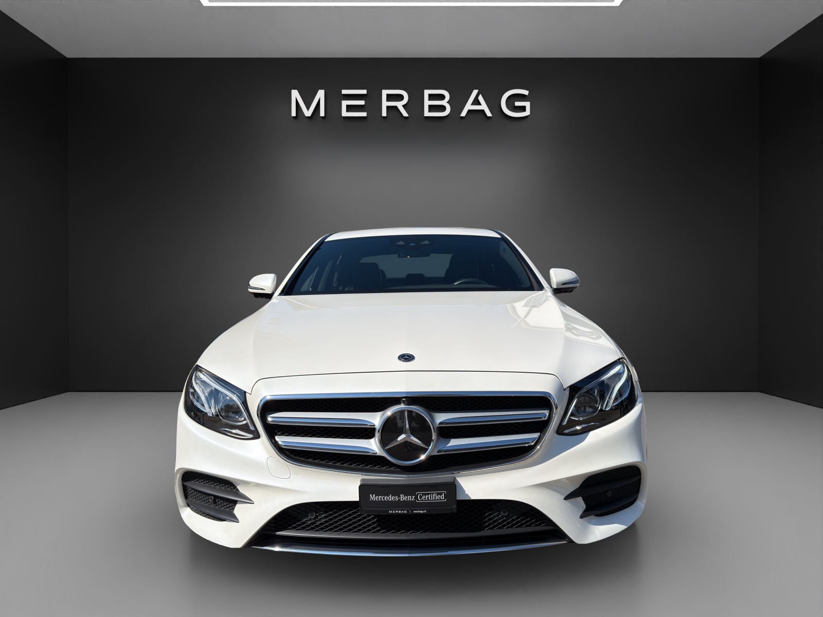 MERCEDES-BENZ E 200 AMG Line 4Matic 9G-Tronic-image-7