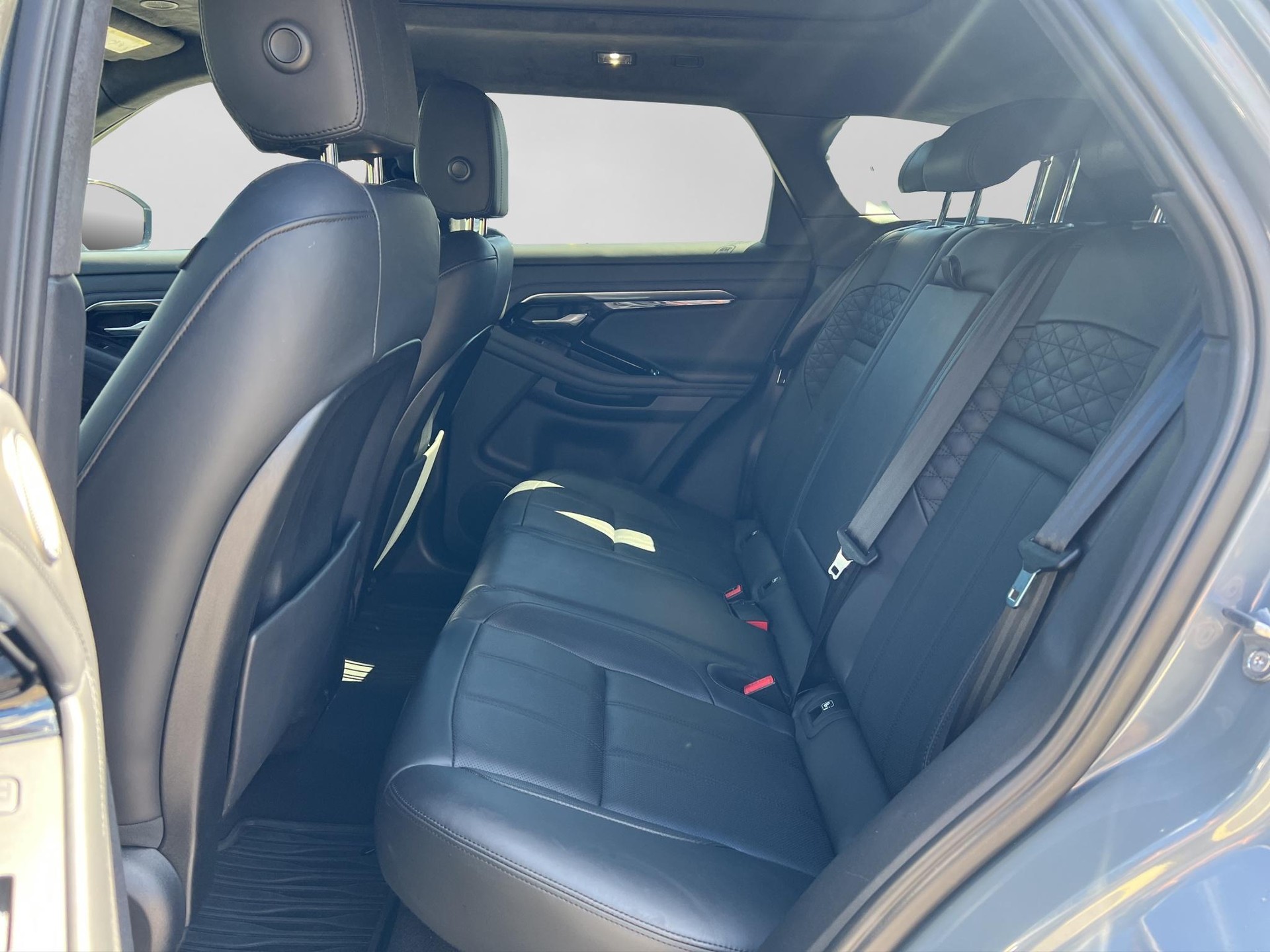 LAND ROVER Range Rover Evoque 1.5 T 300e R-Dynamic Autobiography-image-8