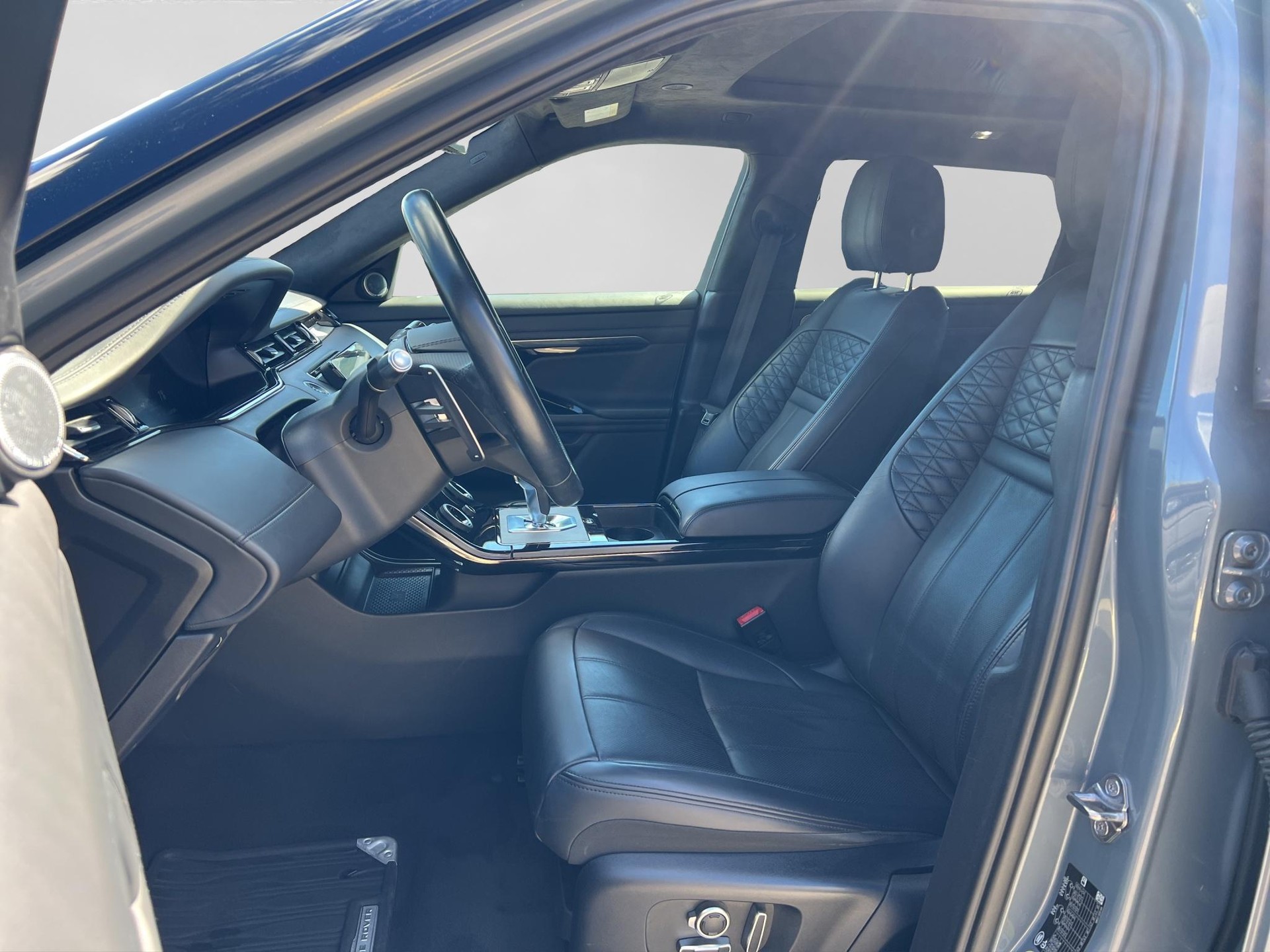 LAND ROVER Range Rover Evoque 1.5 T 300e R-Dynamic Autobiography-showroom-element-1