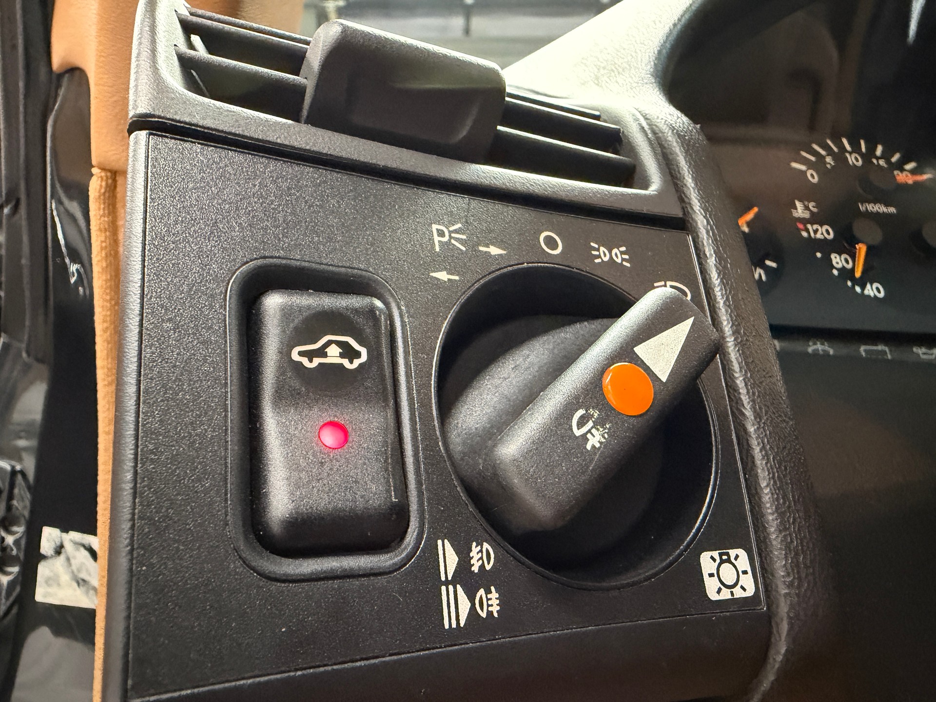 MERCEDES-BENZ SL 600 Automatic *CH-Veteranenfahrzeug*1. Hand*Sehr gepflegt*-image-12