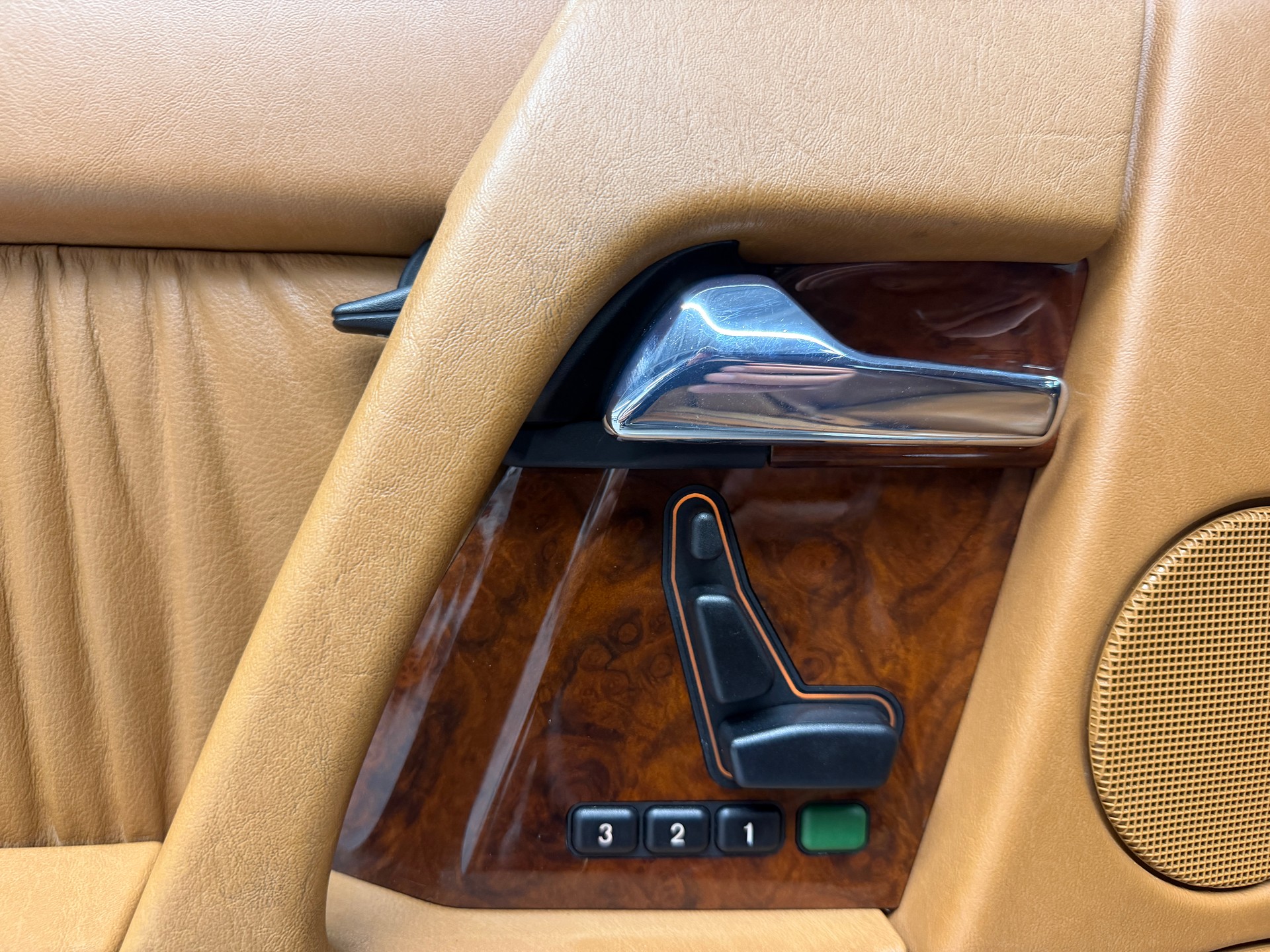MERCEDES-BENZ SL 600 Automatic *CH-Veteranenfahrzeug*1. Hand*Sehr gepflegt*-image-11