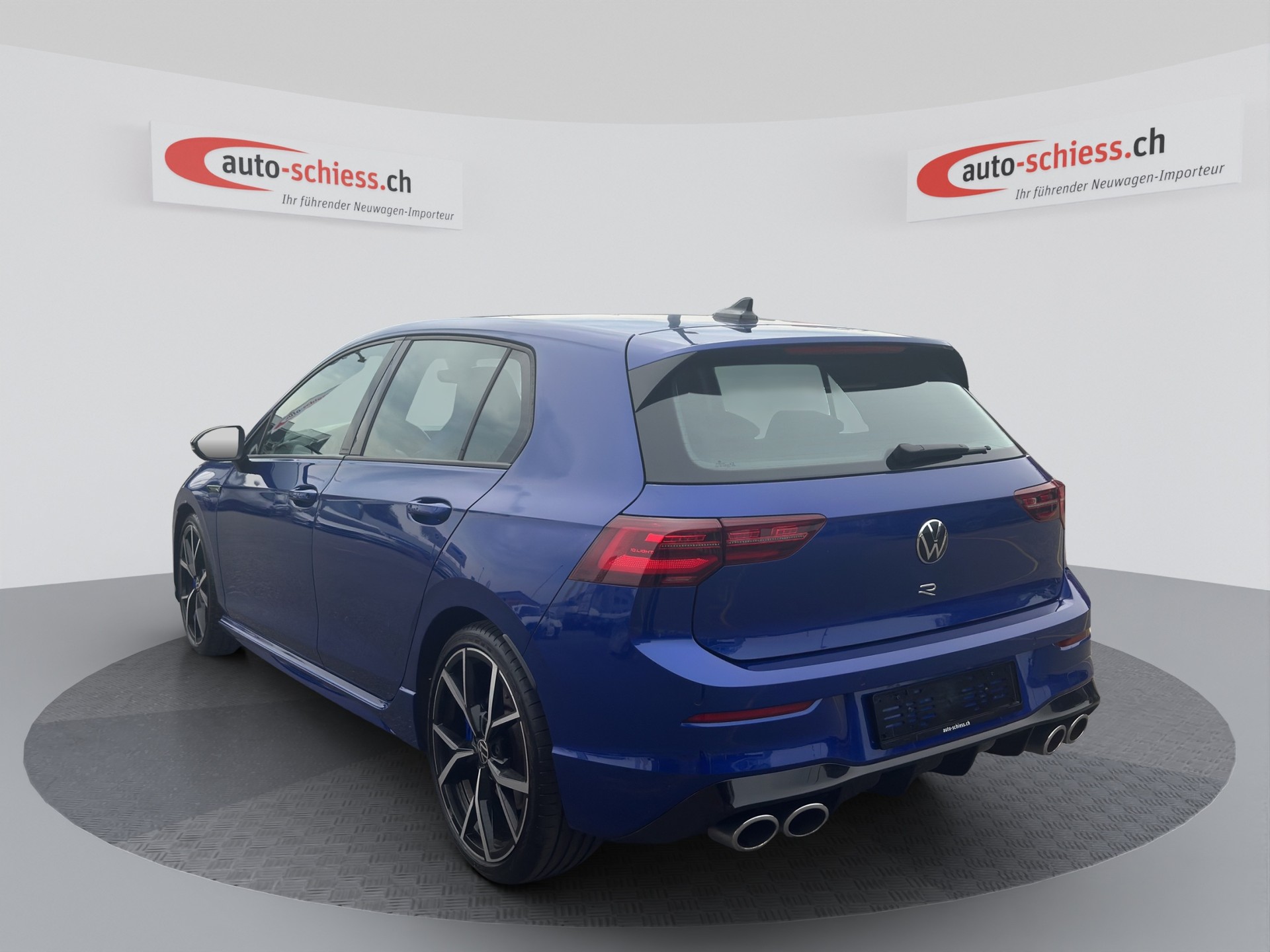 VW Golf 2.0 TSI R DSG 4Motion-showroom-element-2