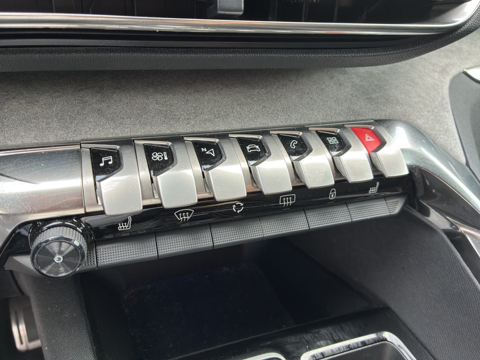 PEUGEOT 3008 1.2 PureTech GT EAT8-image-13
