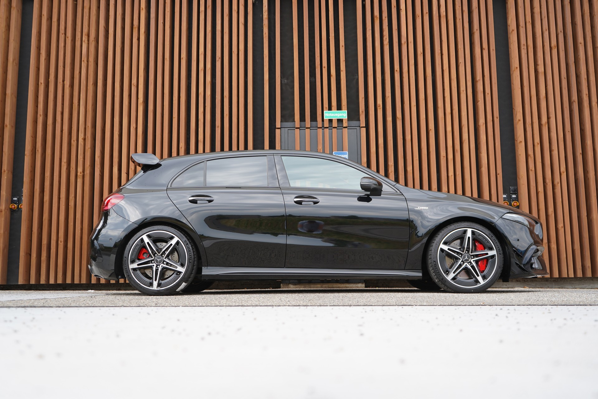 MERCEDES-BENZ A 45 S AMG 4MATIC+ SPEEDSHIFT AERO BLACK l 421 PS