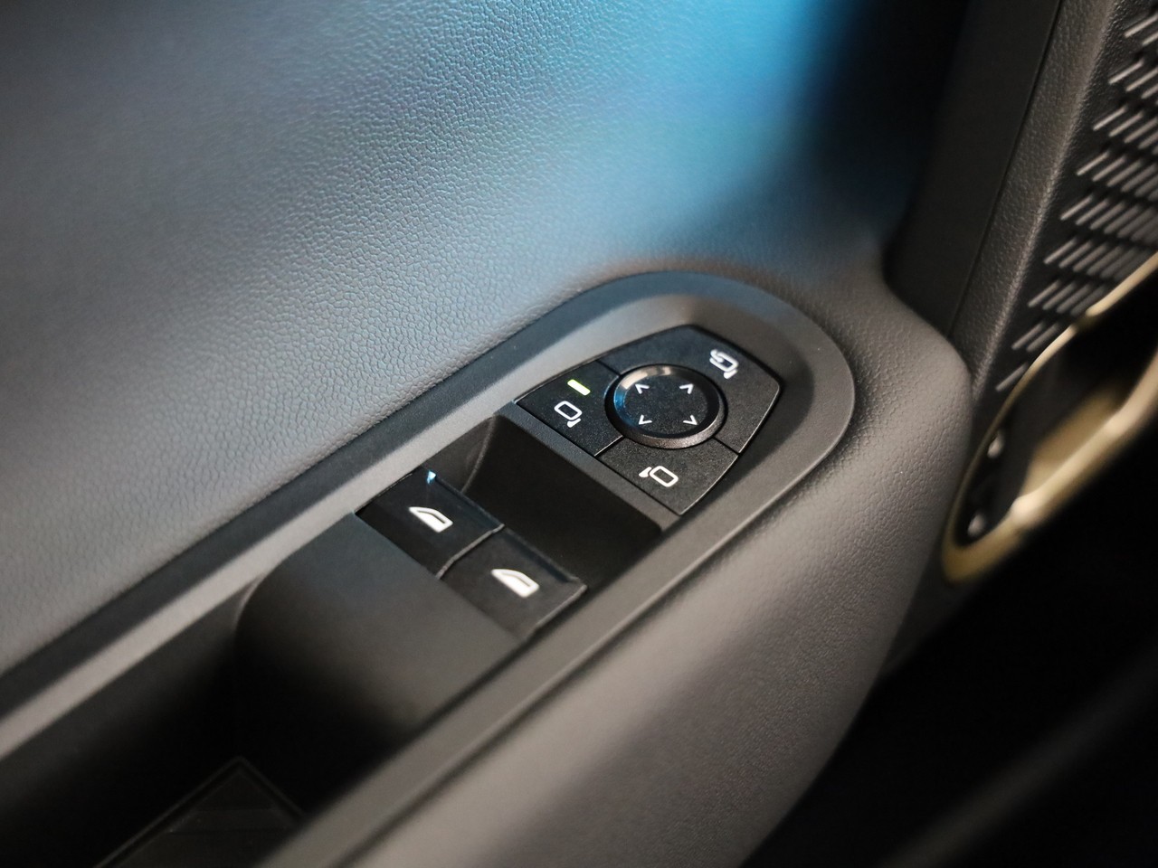 MINI Cooper E-image-16