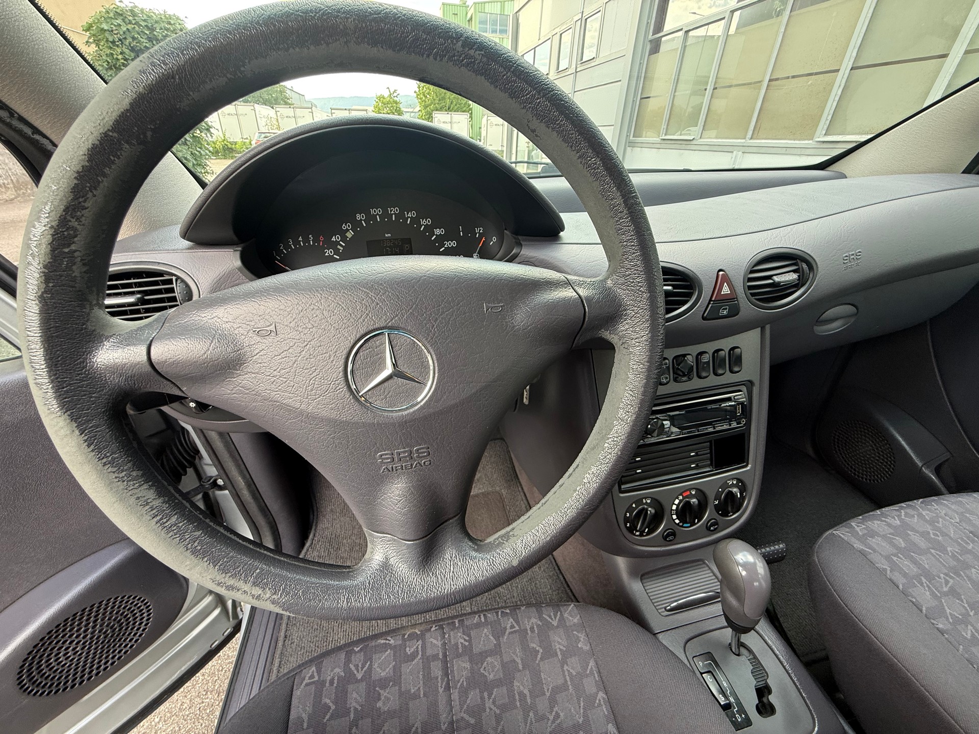 MERCEDES-BENZ A 160 Classic Piccadilly *Automat *Klimaanlage-image-9