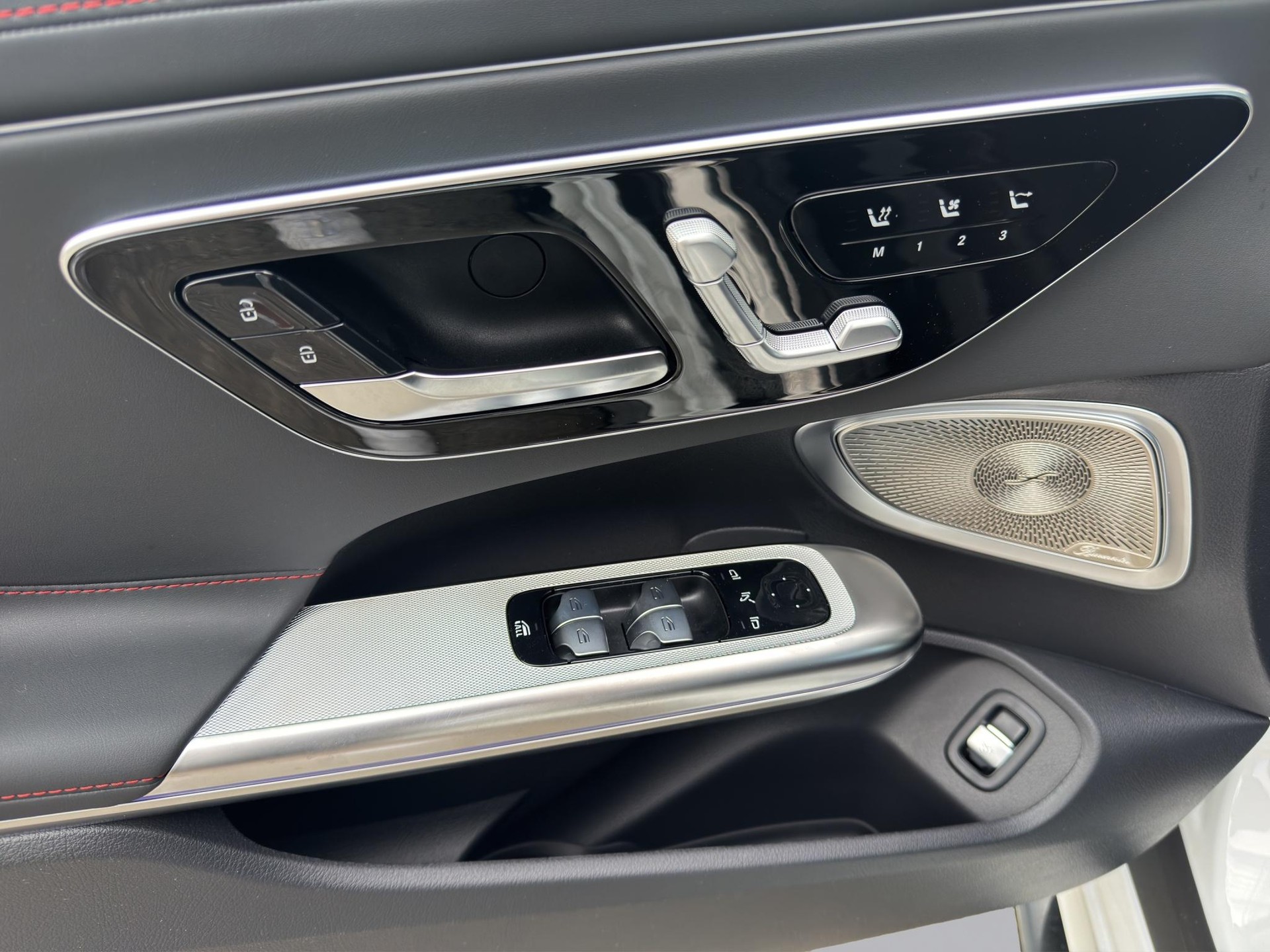 MERCEDES-BENZ CLE 53 AMG 4matic+ Cabriolet-image-10